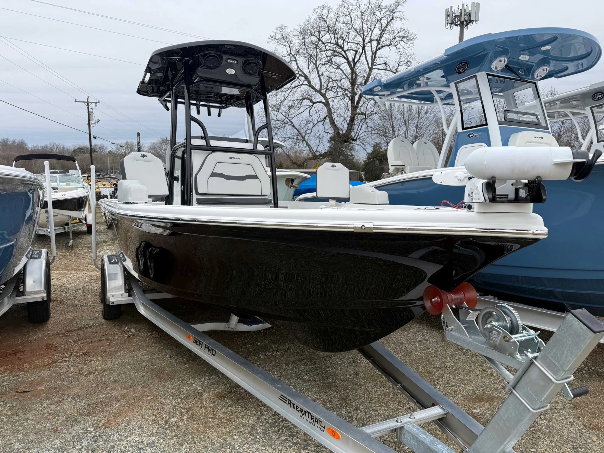 2026 Sea Pro 250 DLX - Image 3