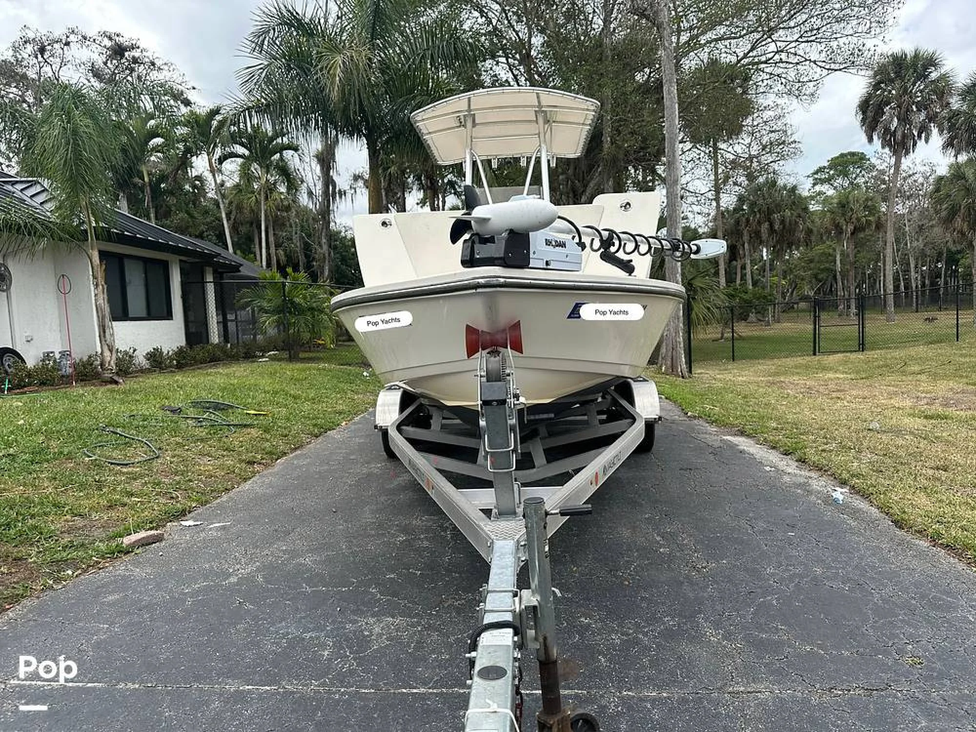 2021 Cobia 220 CC - Image 4