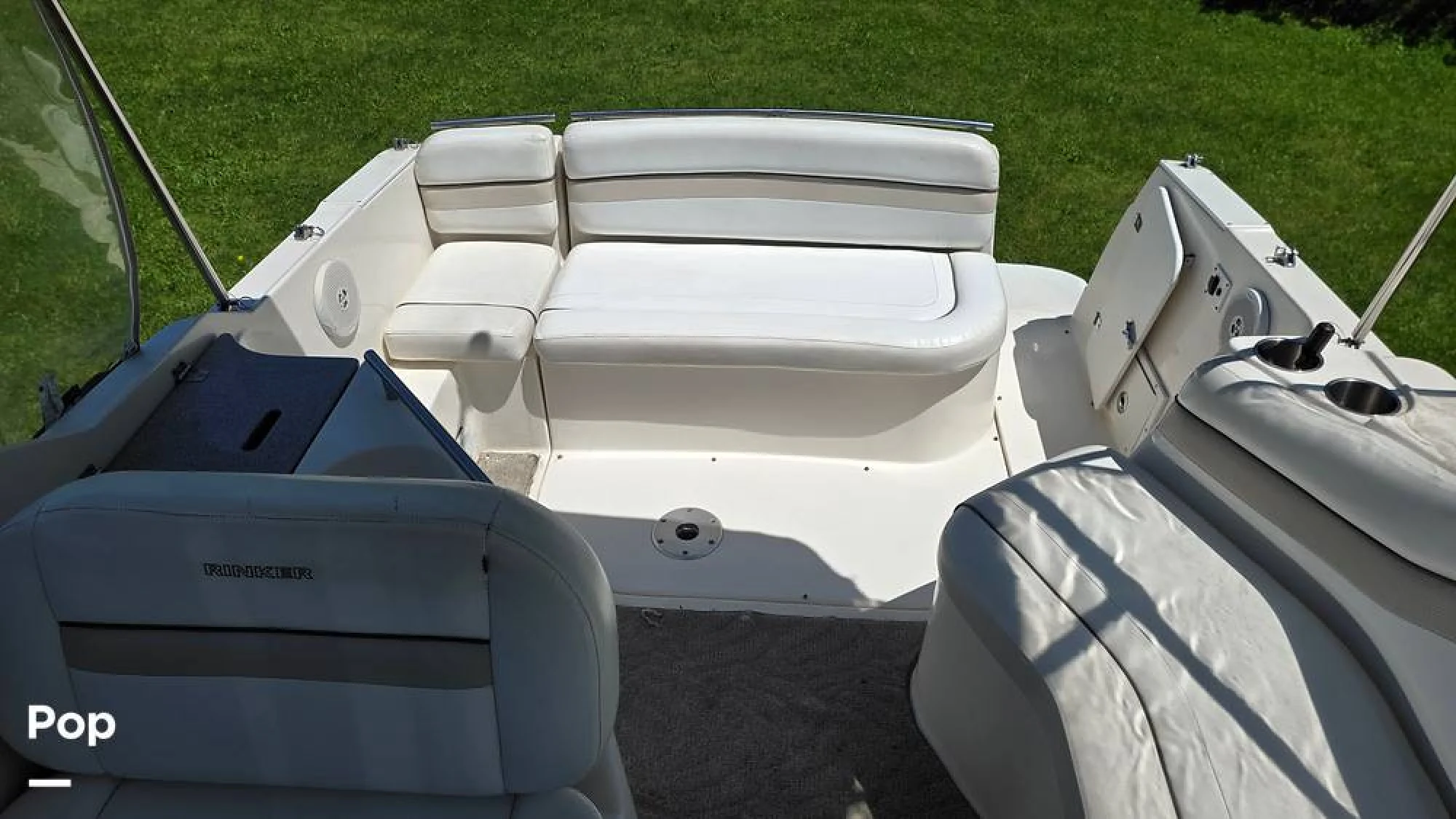 2006 Rinker 250 Express Cruiser - Image 2