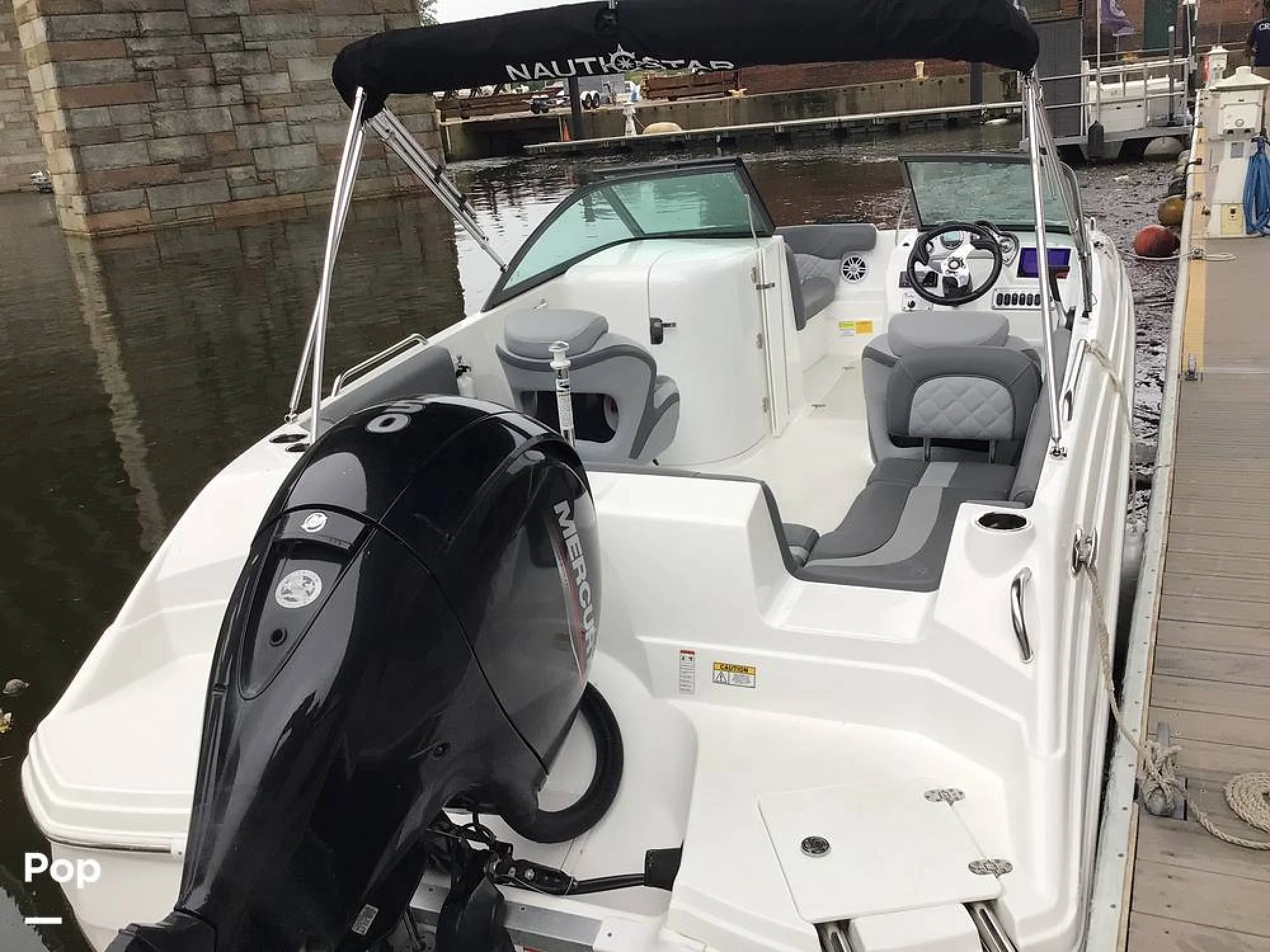 2025 NauticStar 223 DC - Image 4