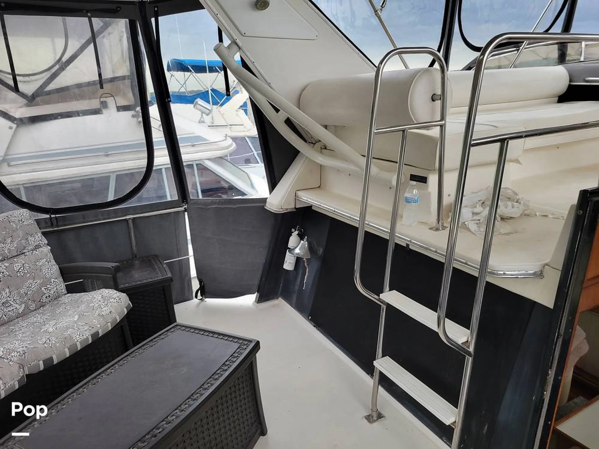 1994 Bayliner 4587 Cockpit Motor Yacht - Image 3