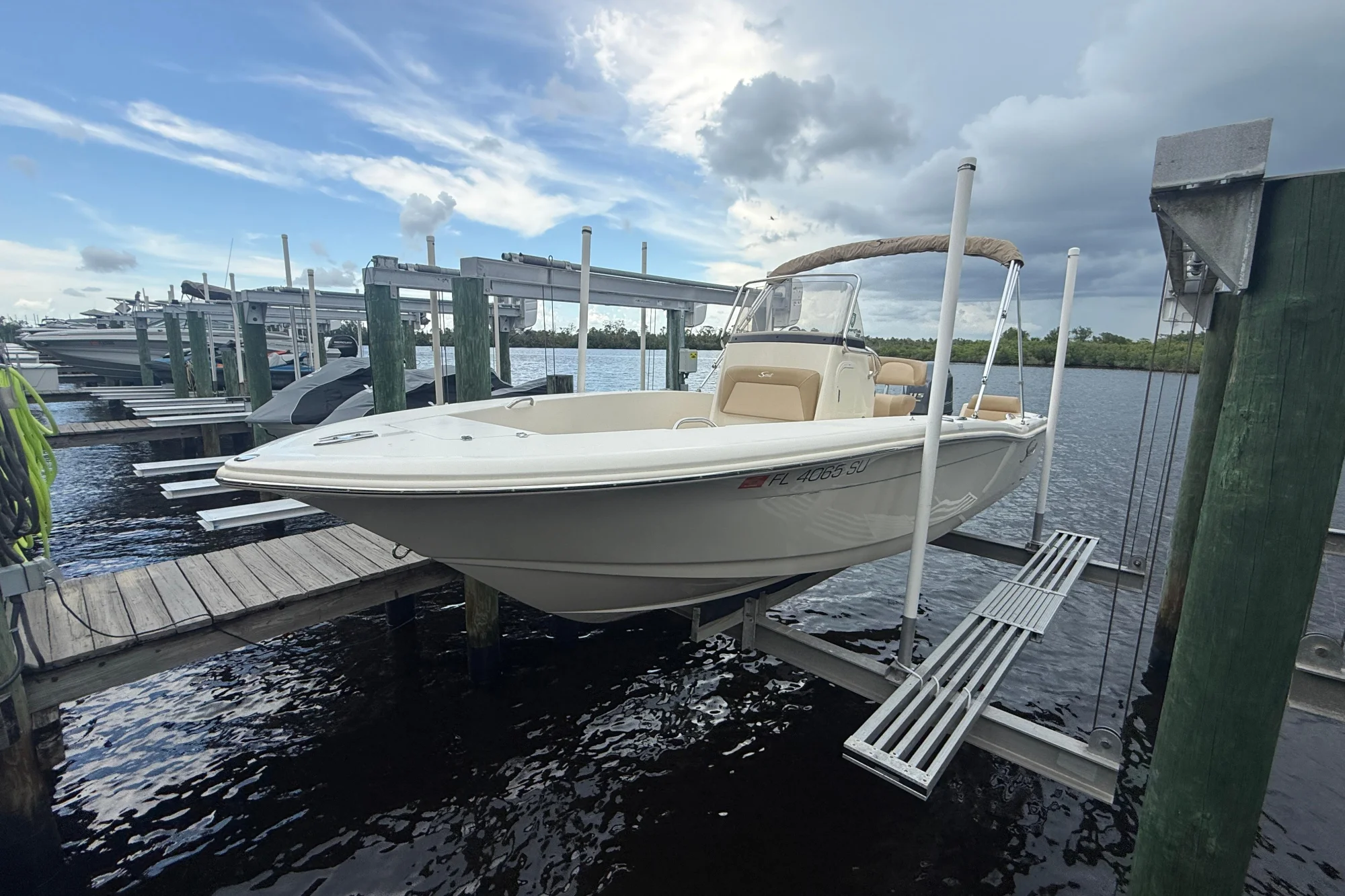 2021 Scout 195 Sportfish - Main Image