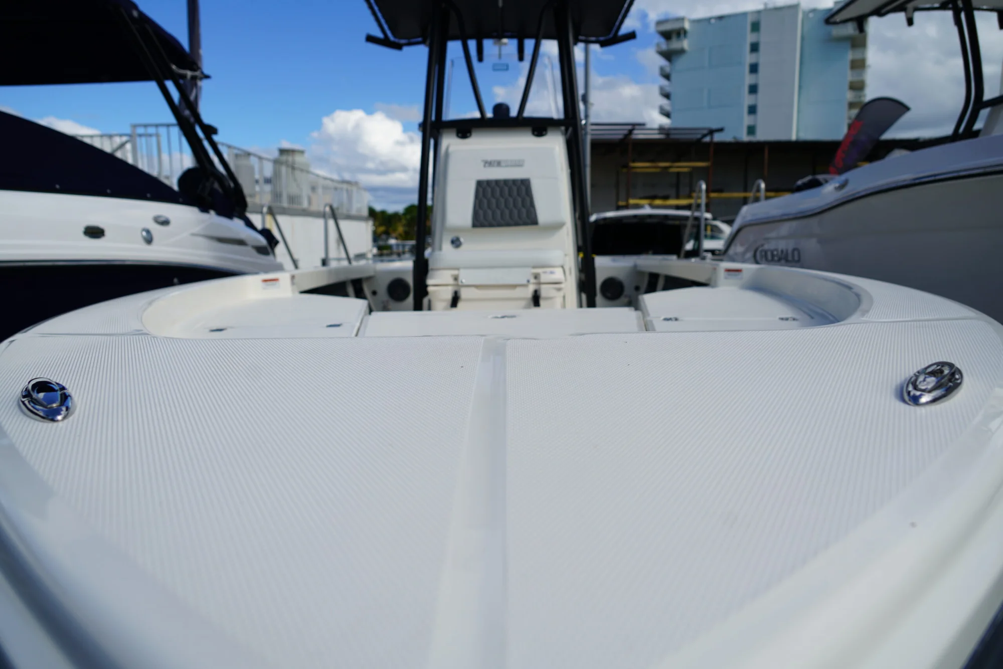 2026 PATHFINDER BOATS 2200 TRS - Image 3