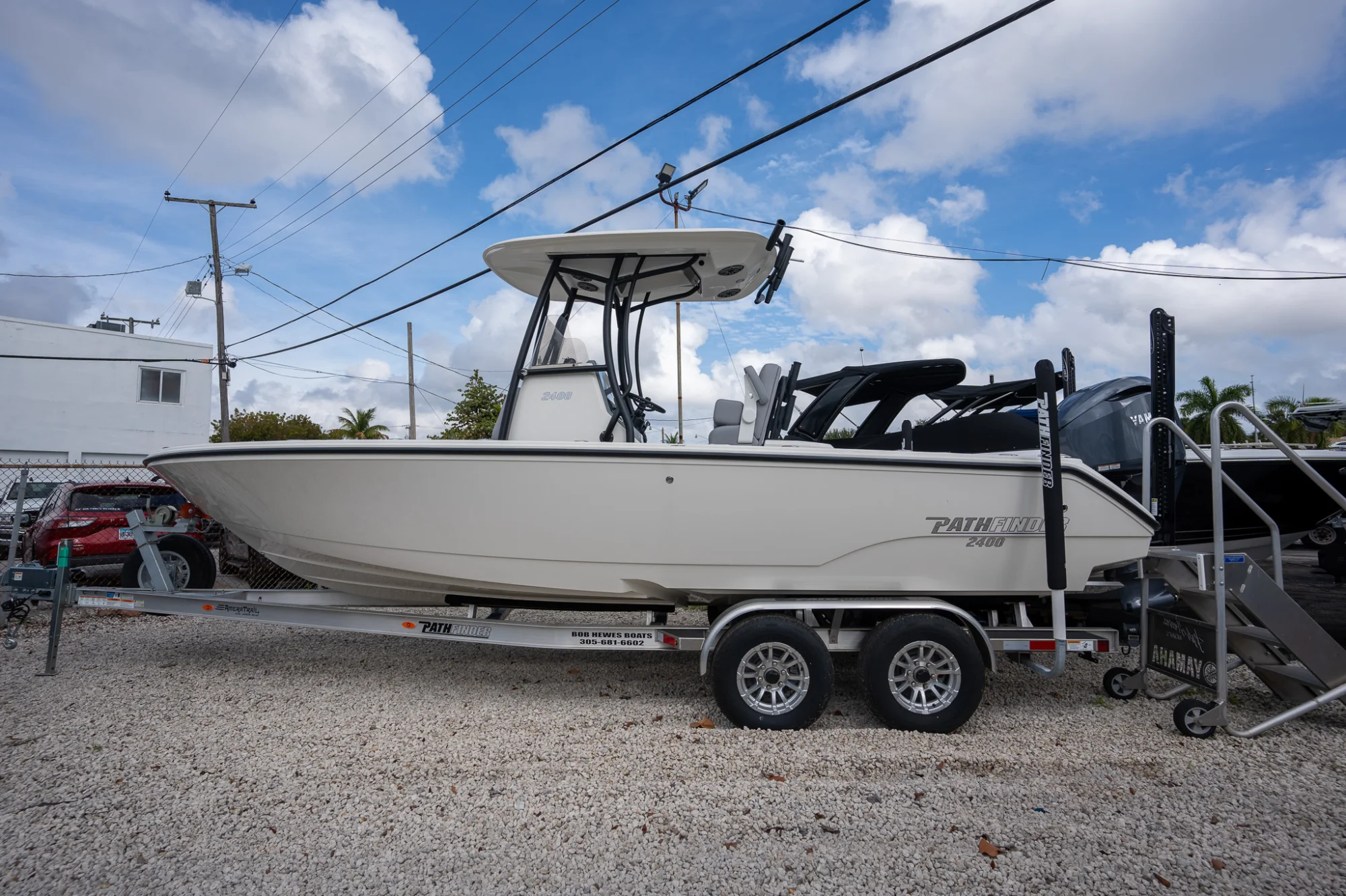 2025 PATHFINDER BOATS 2400 OPEN