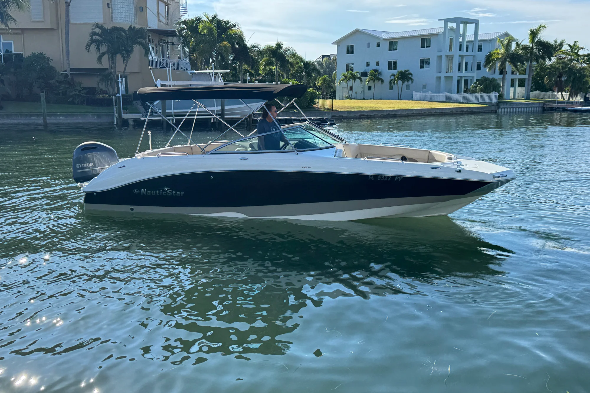 2014 NauticStar 243 DC - Image 3