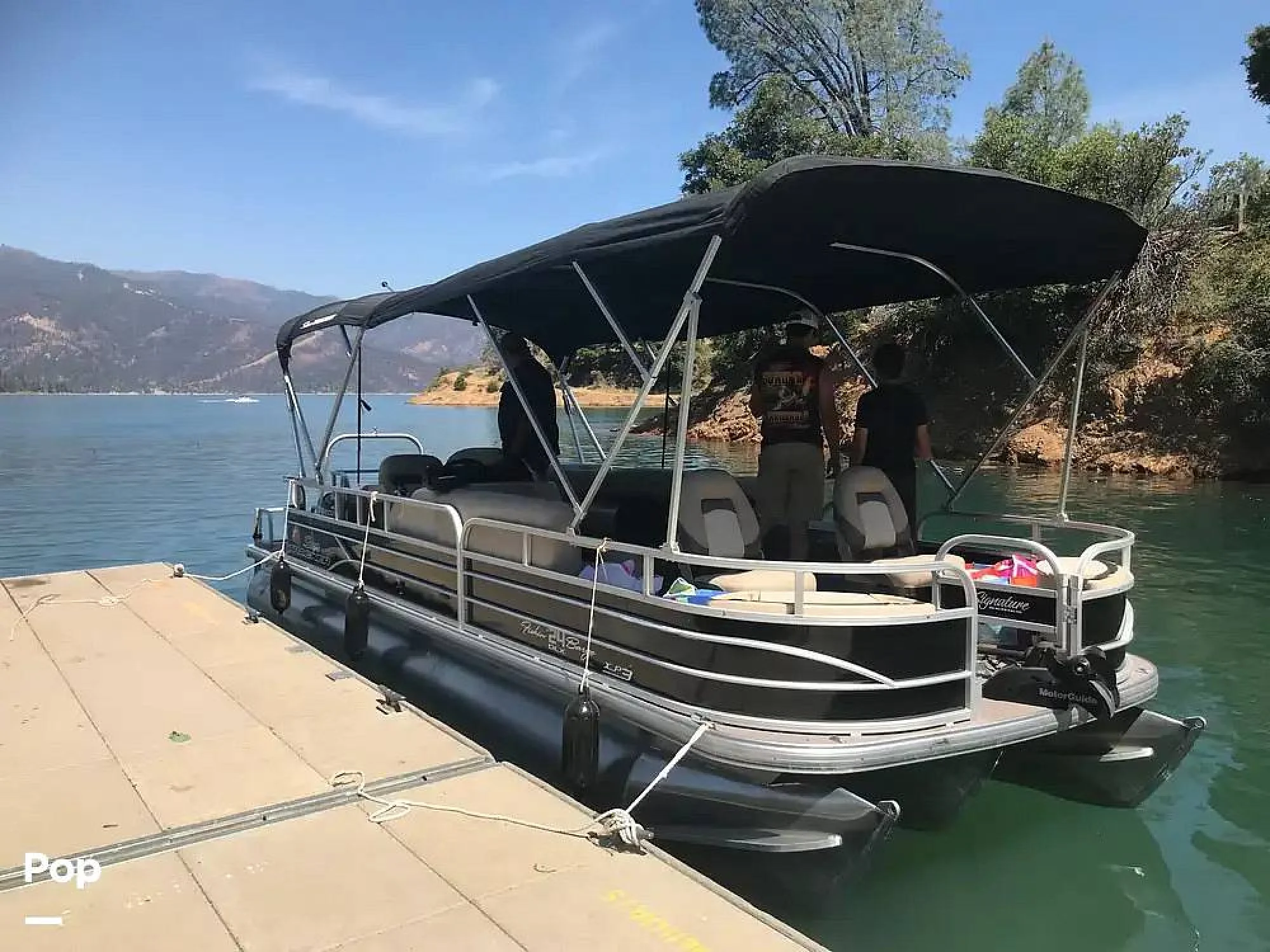 2016 Sun Tracker Fishin' Barge 24 DLX XP3 - Image 4