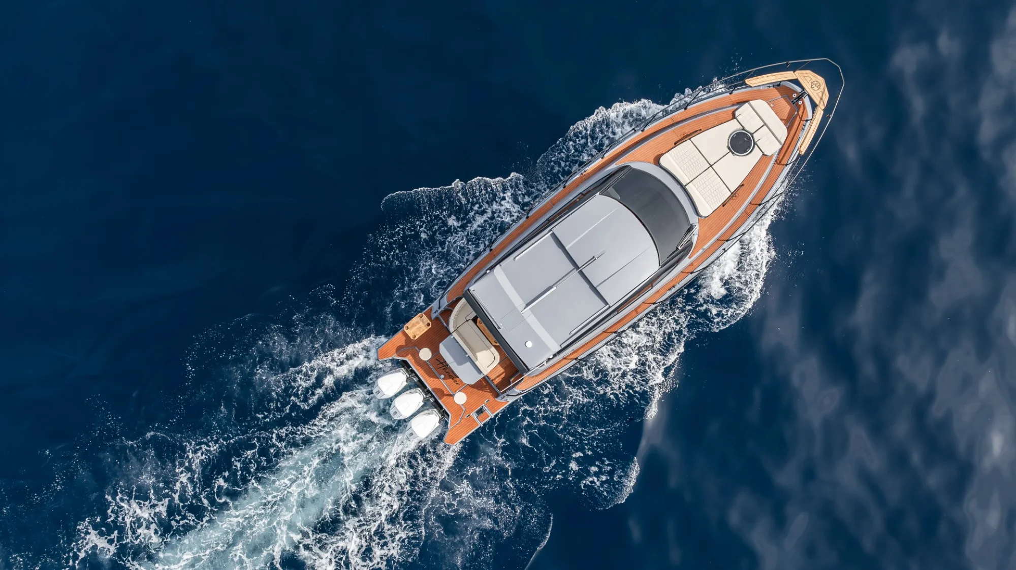 2027  Hanover 415 -Outboard - Image 5