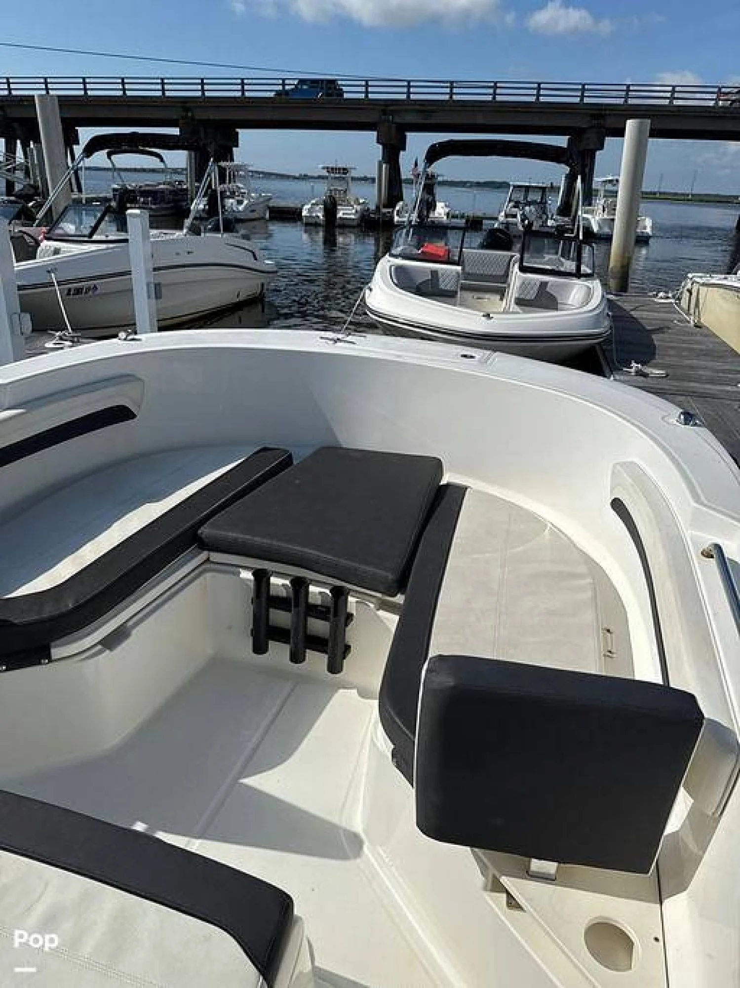 2023 Trophy 24CC - Image 5