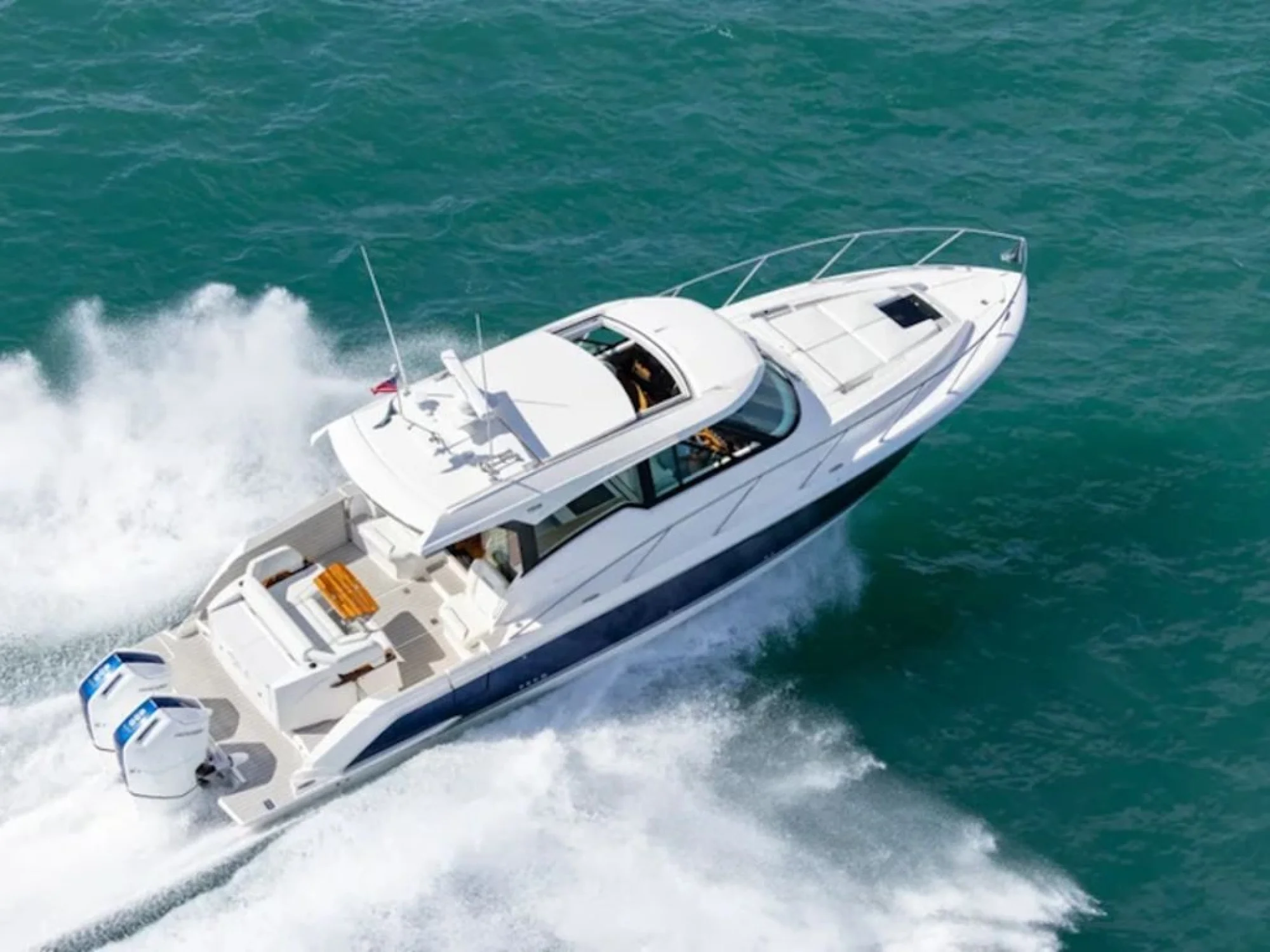 Tiara Yachts 43LE - Image 4