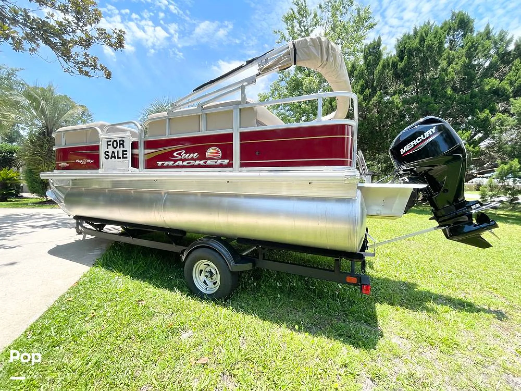 2023 Sun Tracker Party Barge 18 DLX - Image 3