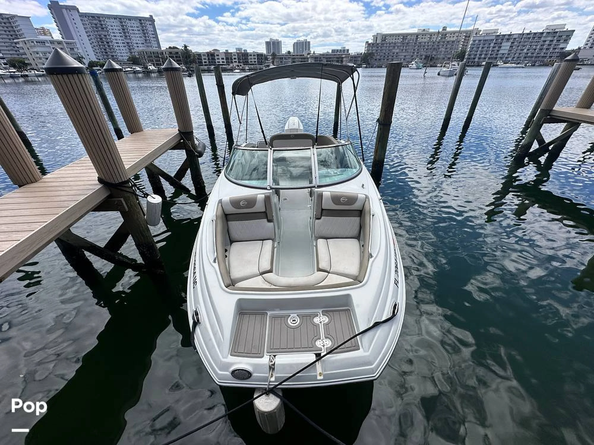 2023 Crownline E235XS - Image 3