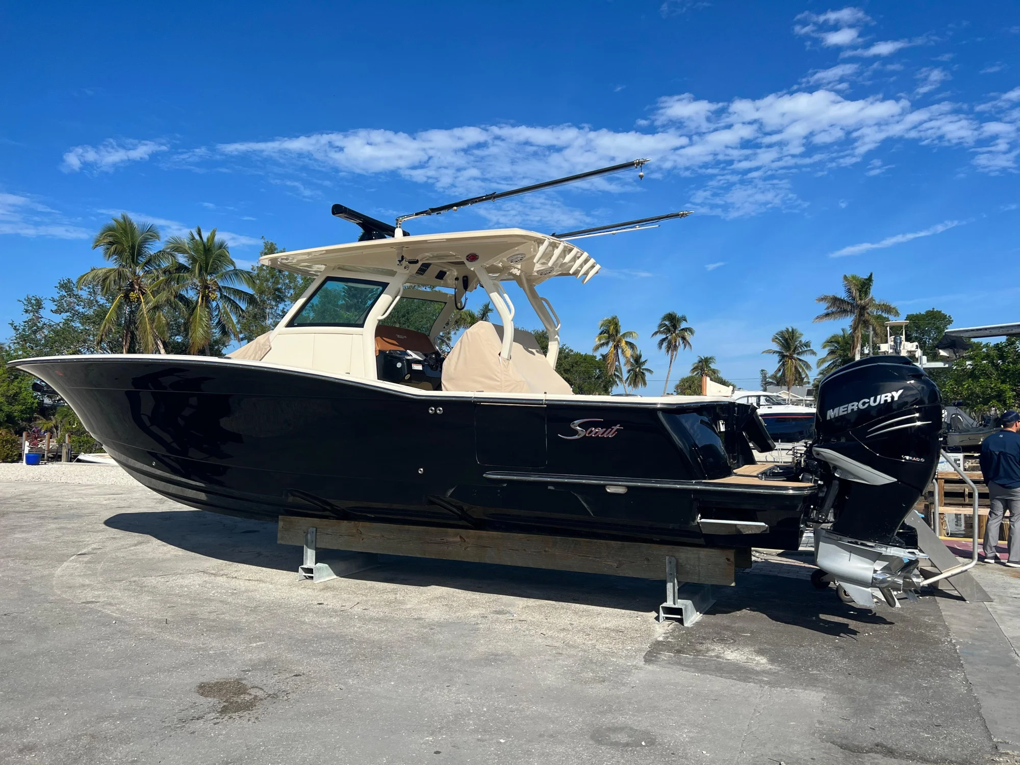 2019 Scout 355 LXF - Image 3