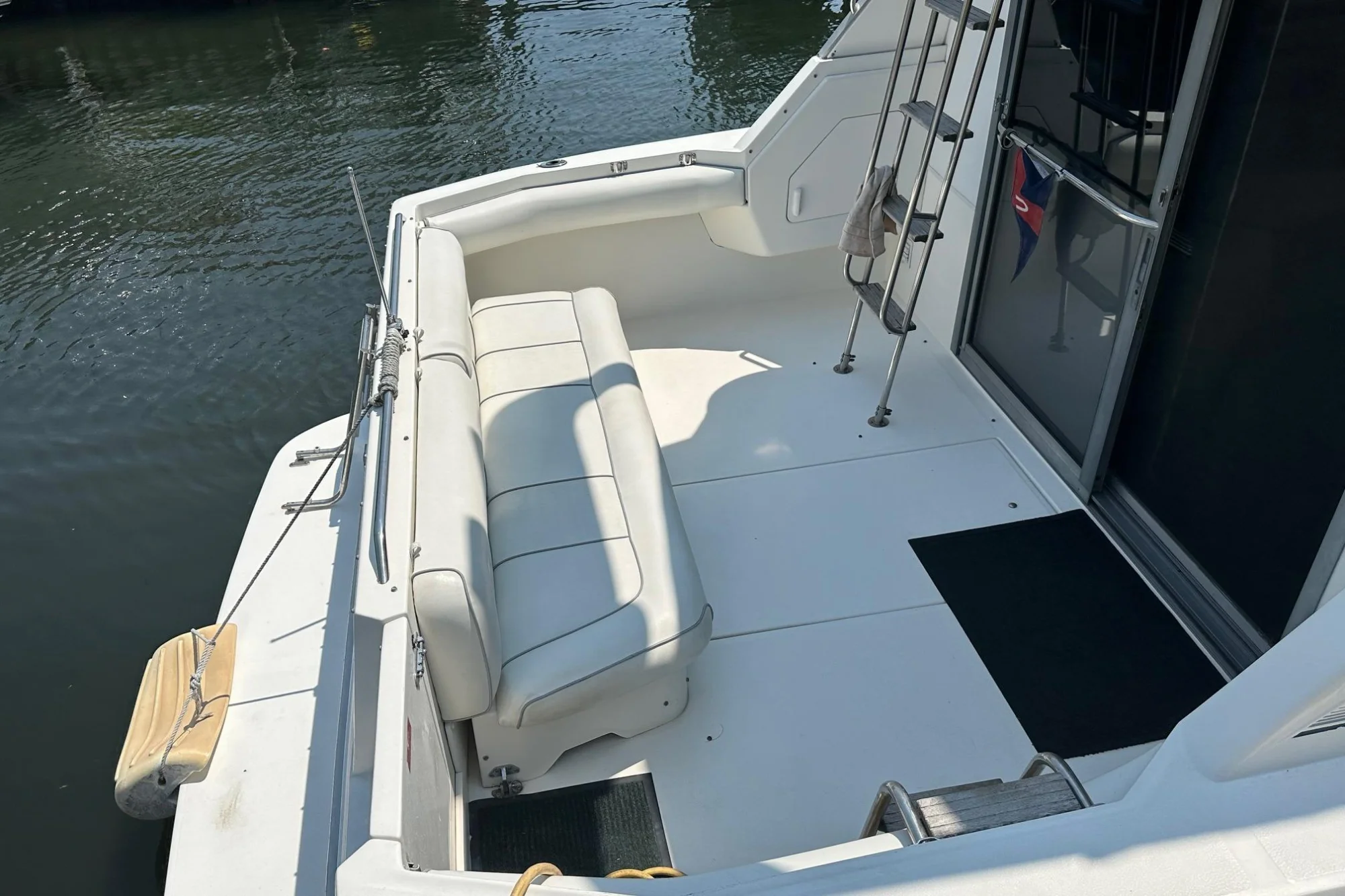 1991 Sea Ray 370 Sedan Bridge - Image 3