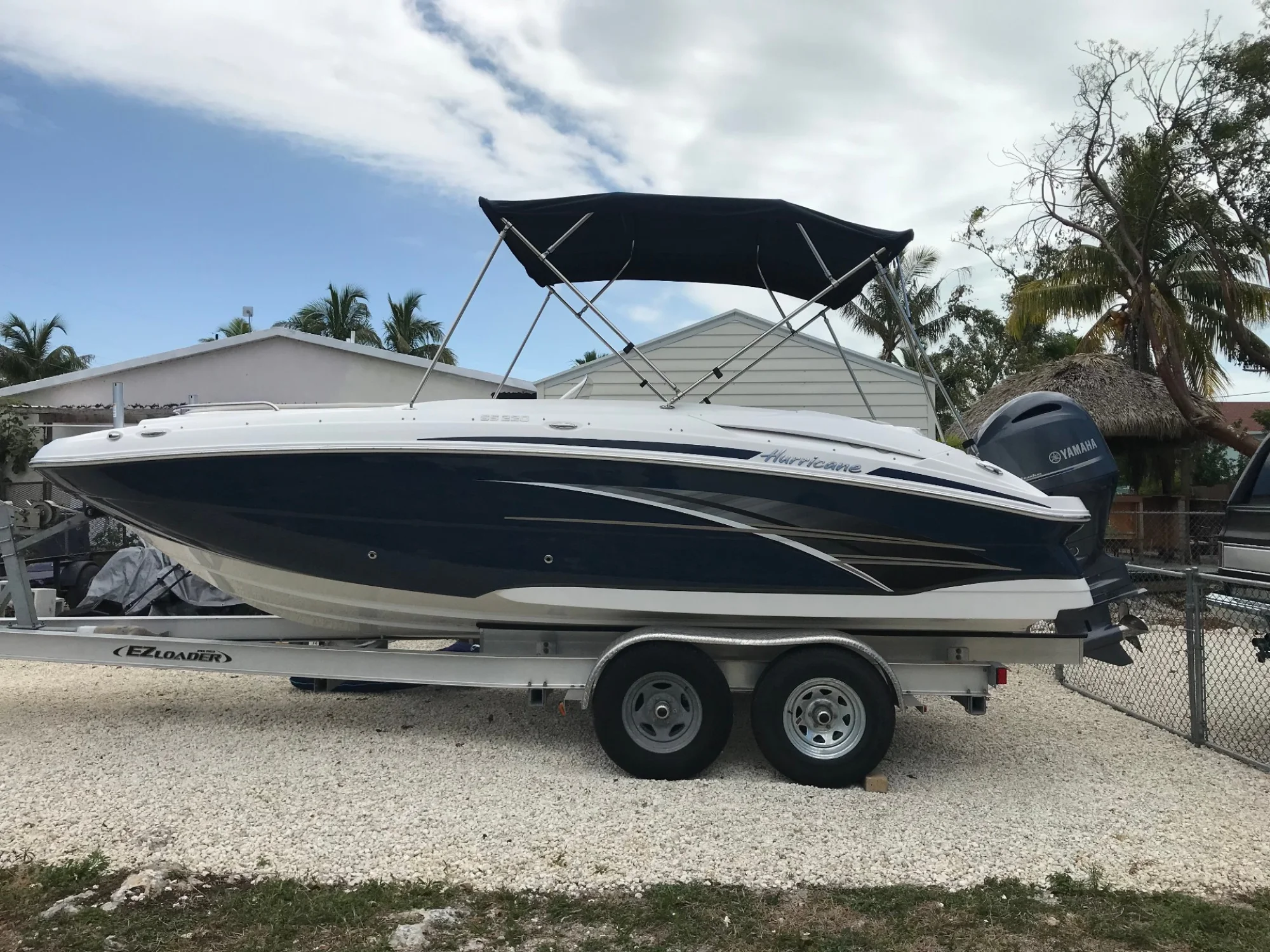 2017 Hurricane SunDeck 2200 OB