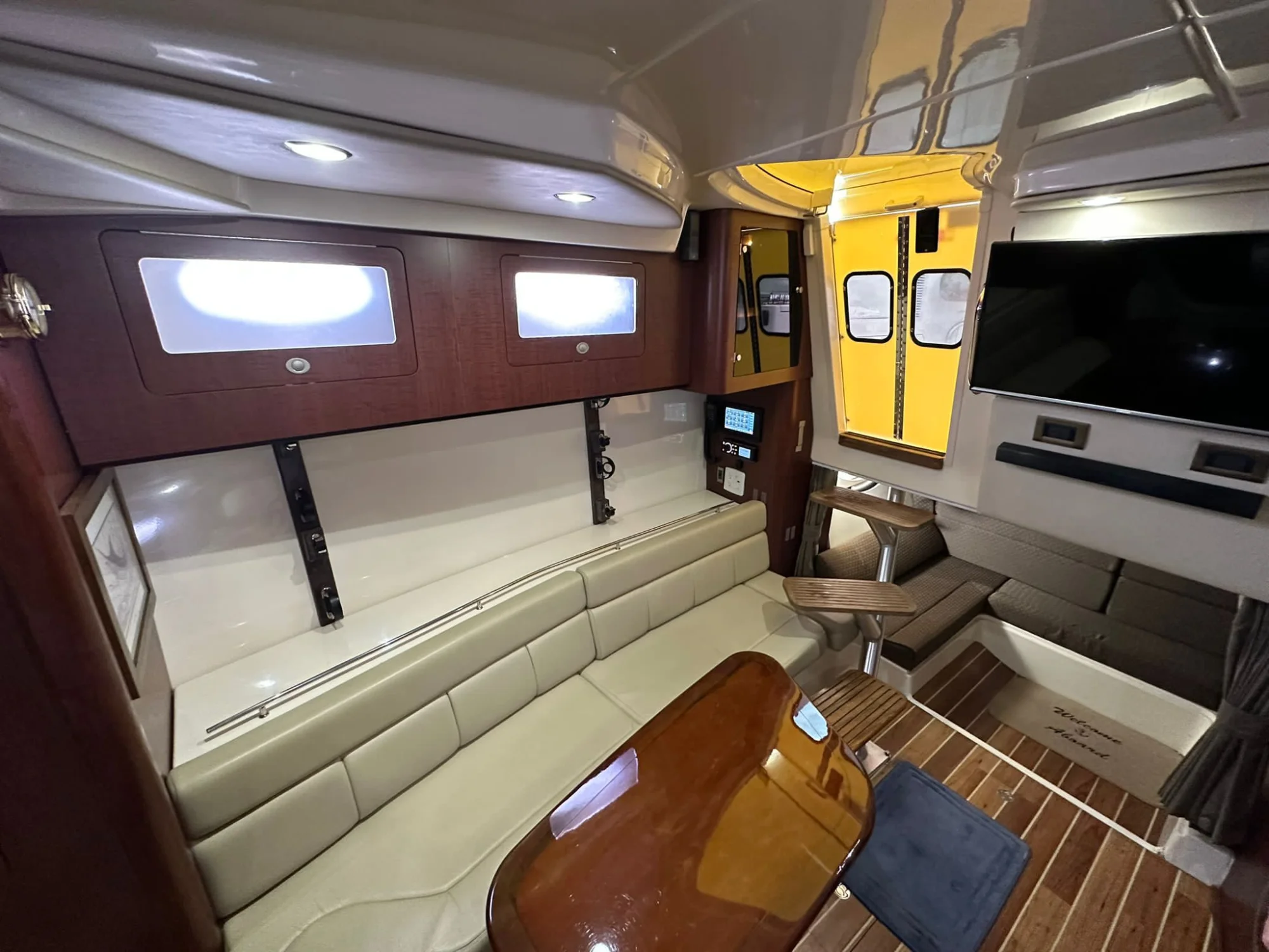 Boston Whaler 345 Conquest 2010 - Image 5