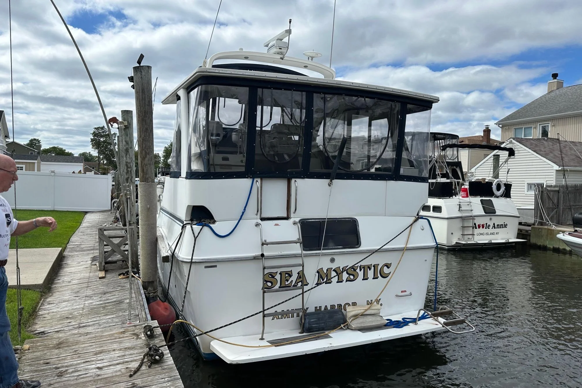 1989 Sea Ray 380 Aft Cabin - Image 3