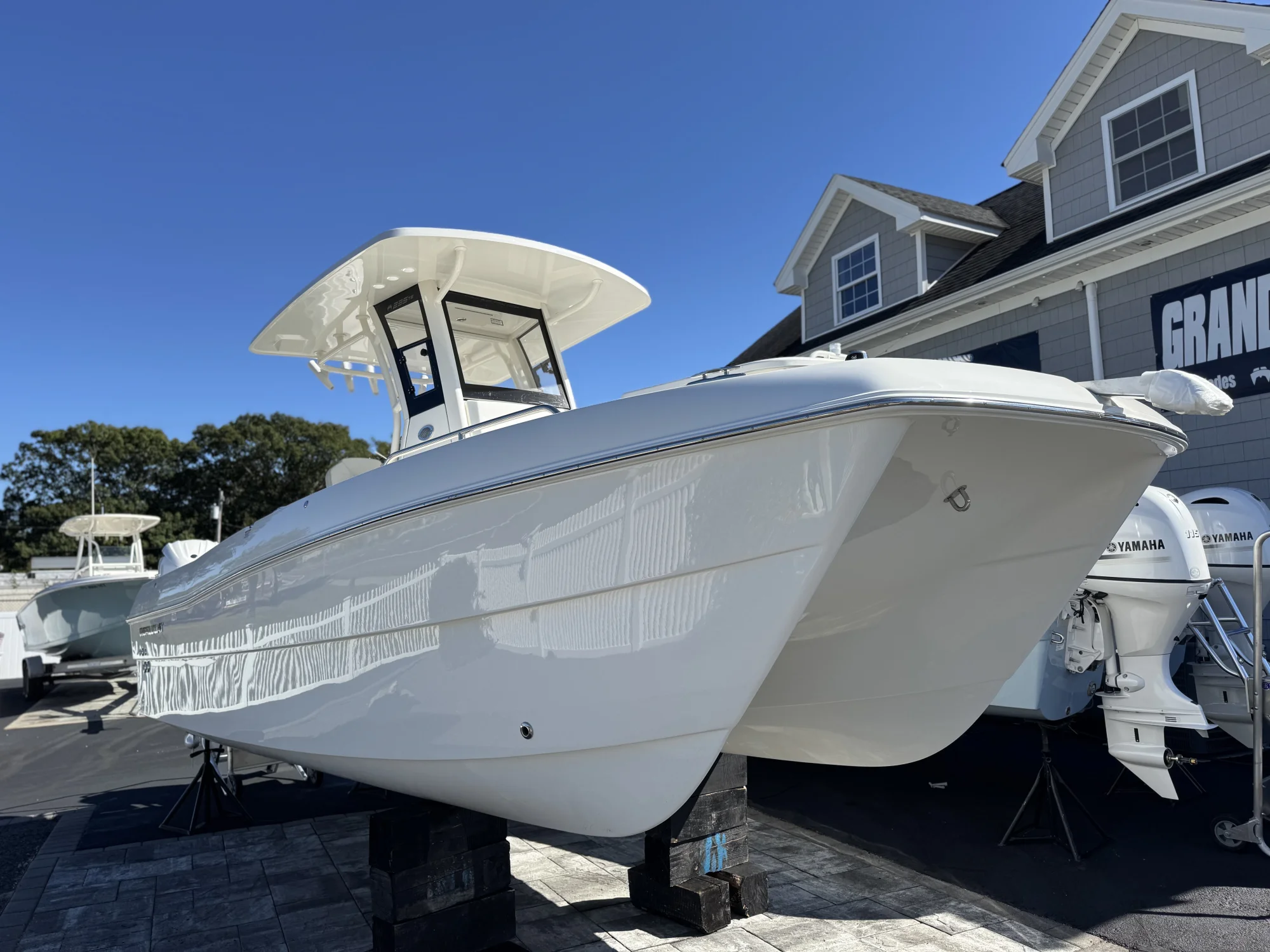 2026 World Cat 235TE - Main Image