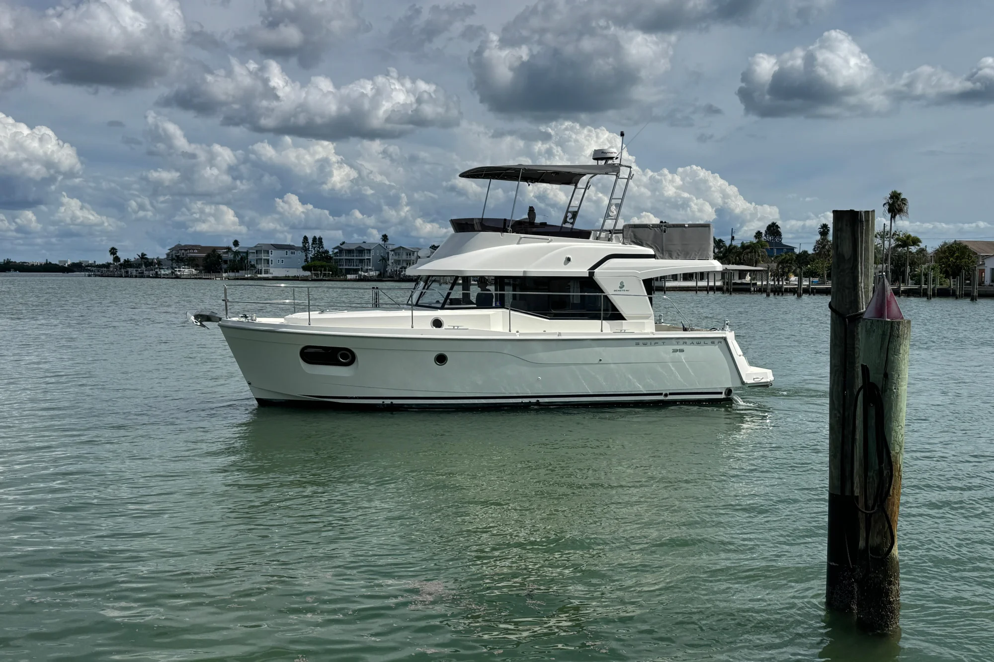 2023 Beneteau Swift Trawler 35 - Image 2