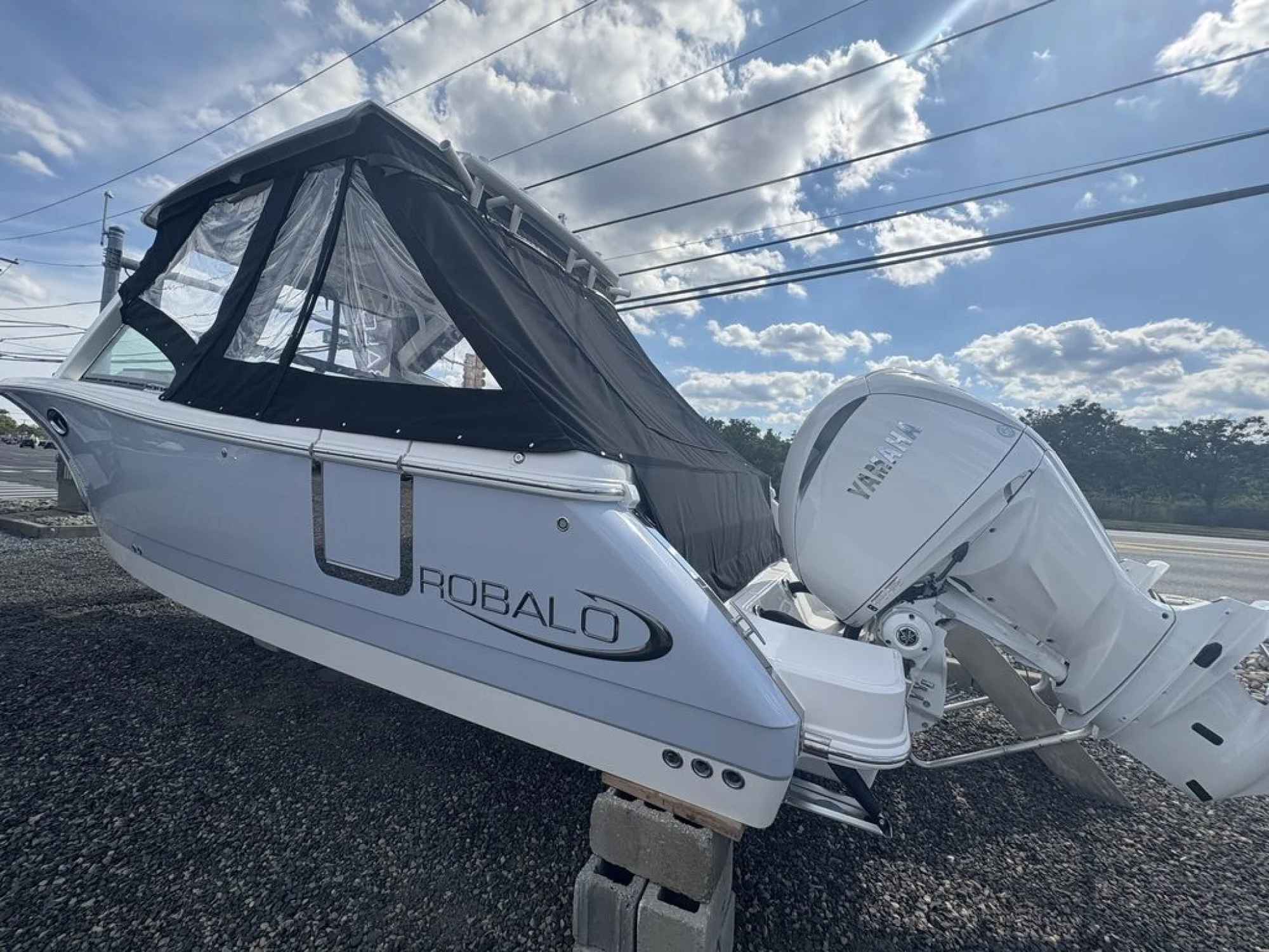 2026 Robalo R277 - Image 3