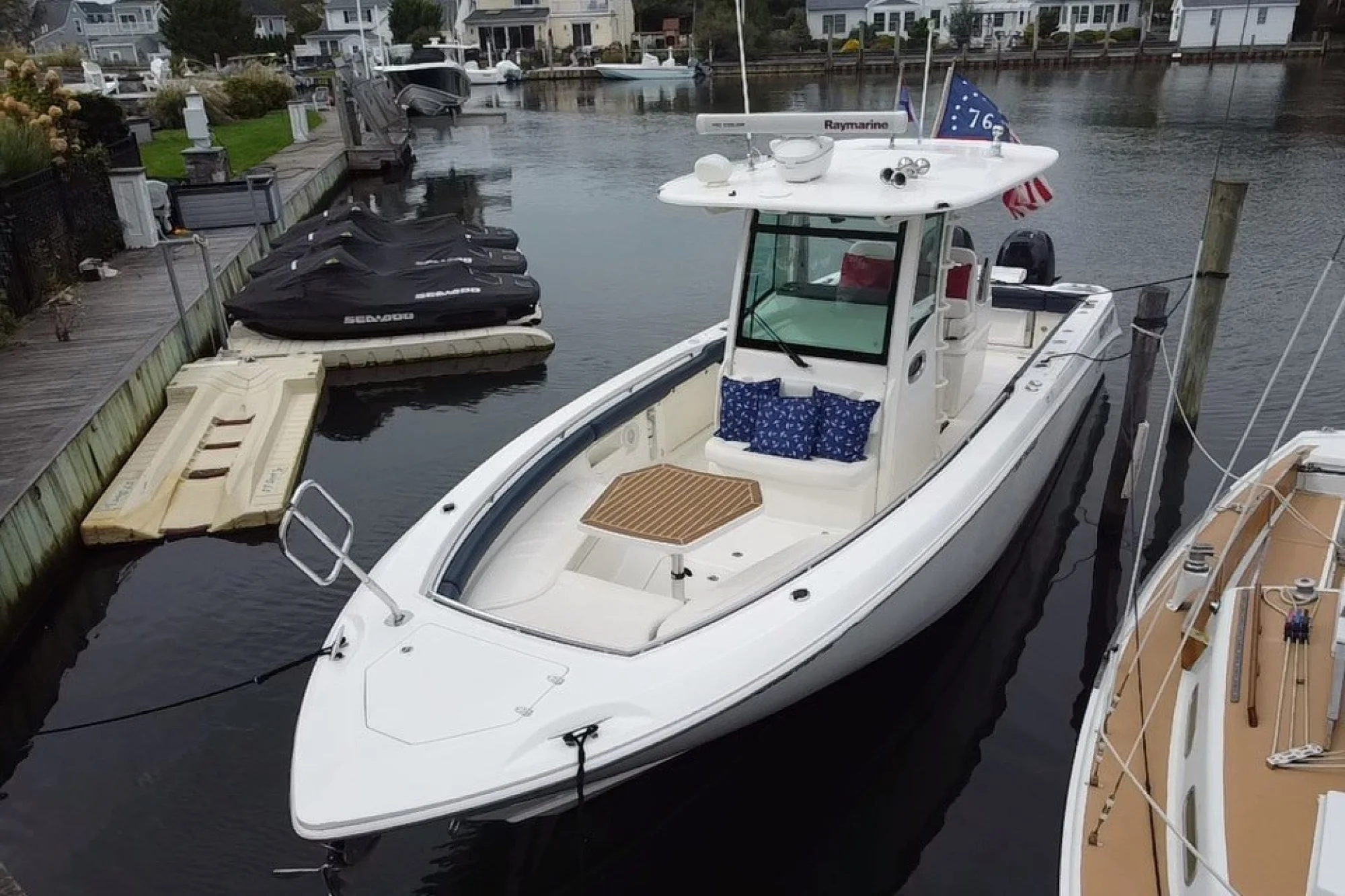2014 Boston Whaler 320 Outrage - Image 4