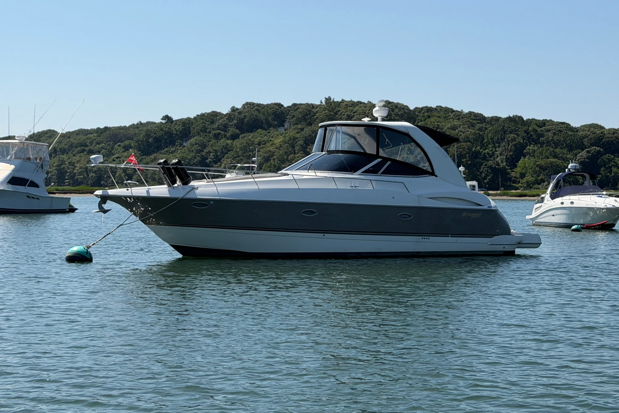 2007 Cruisers Yachts 370 Express