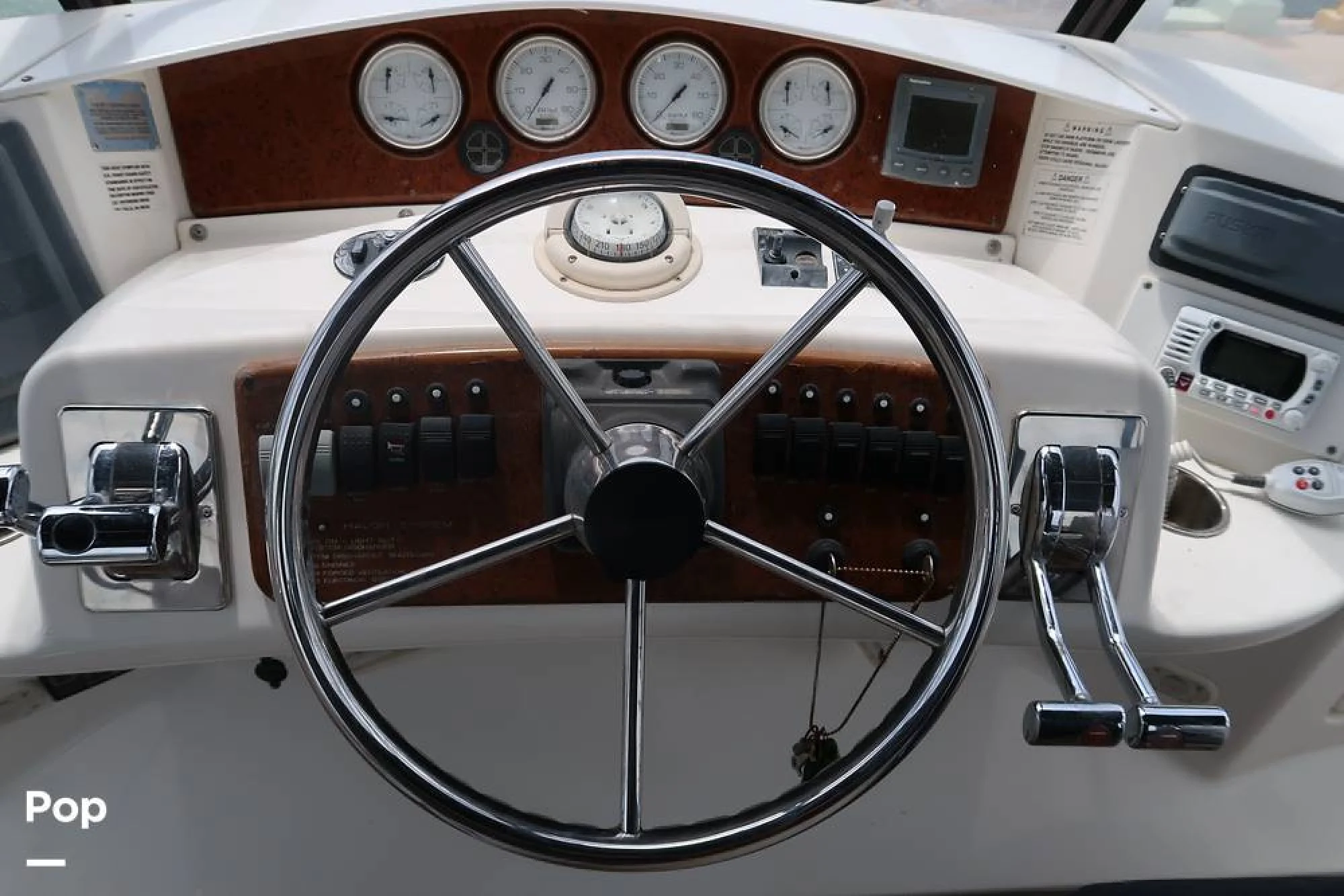 2006 Silverton 34 Convertible - Image 4