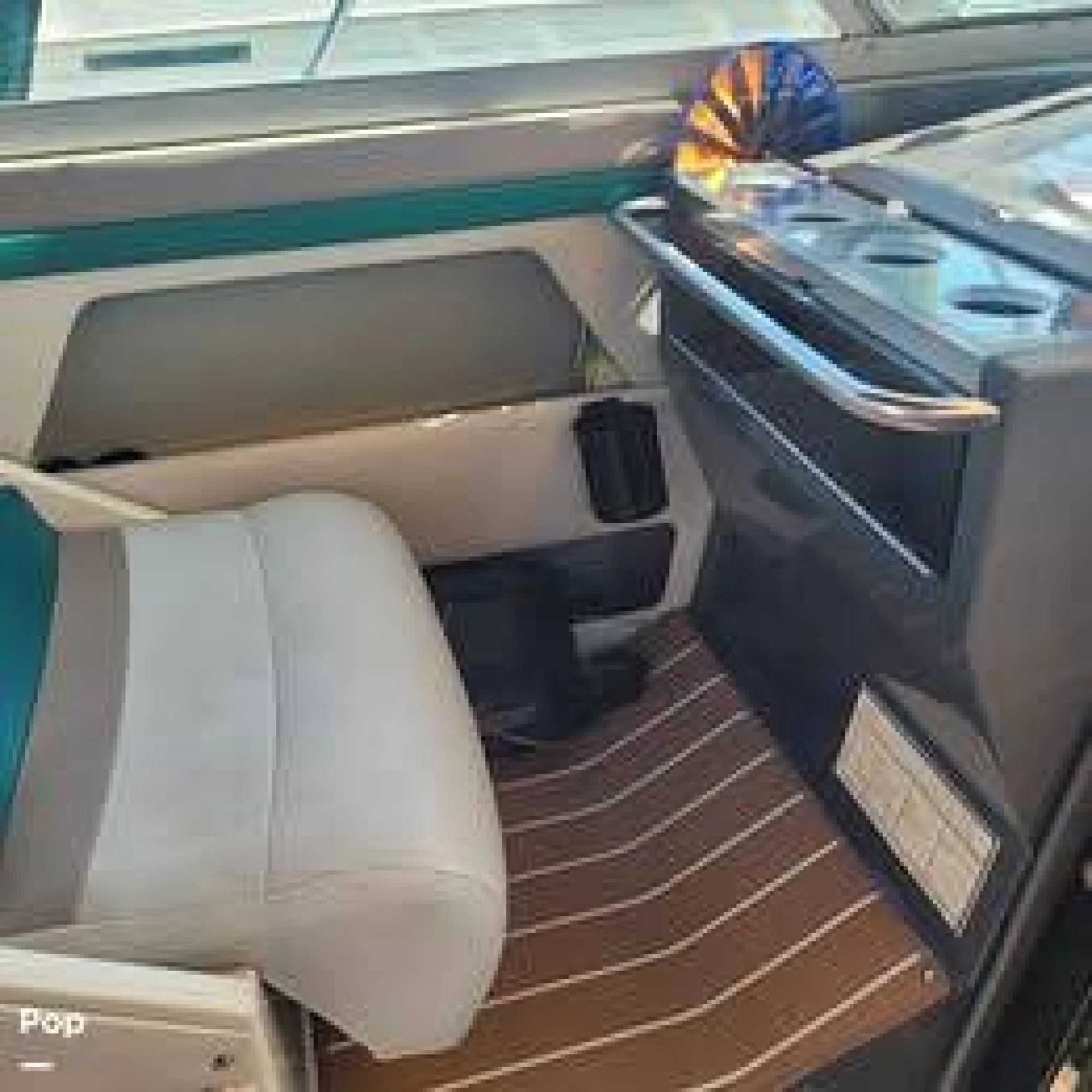 1989 Cruisers Yachts Espirit 3670 - Image 3