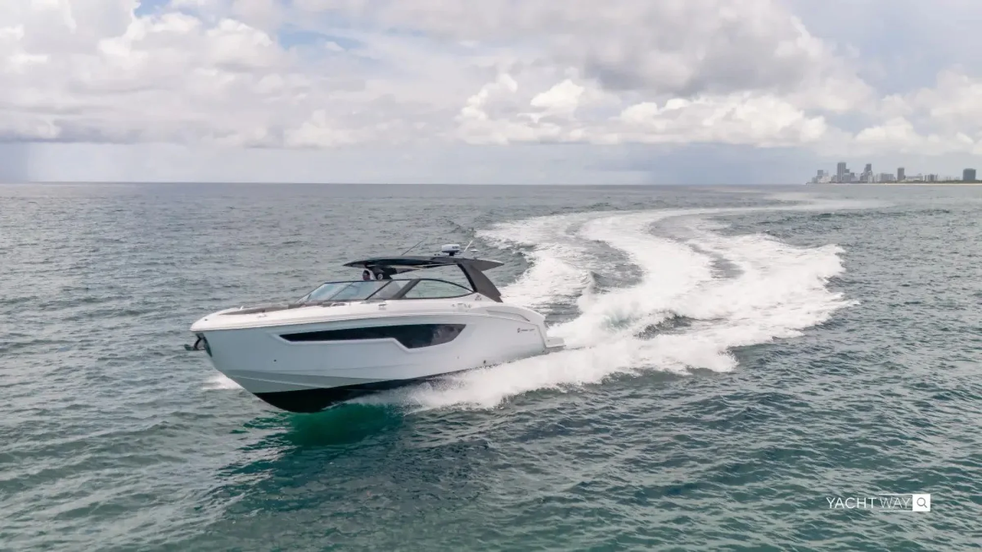 2021 Cruisers Yachts 38 GLS OB
