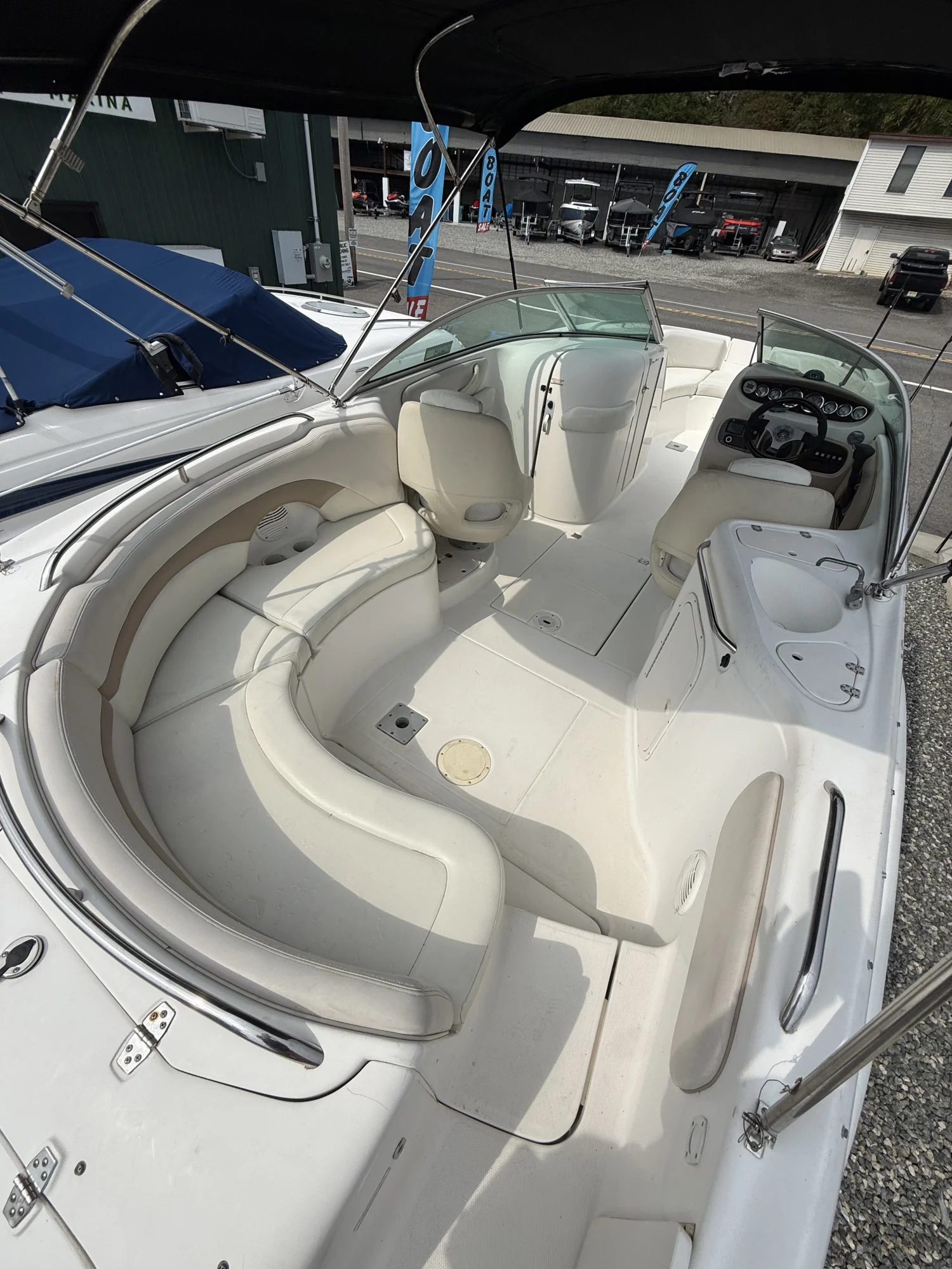 2002 Chaparral 243 Sunesta - Image 3
