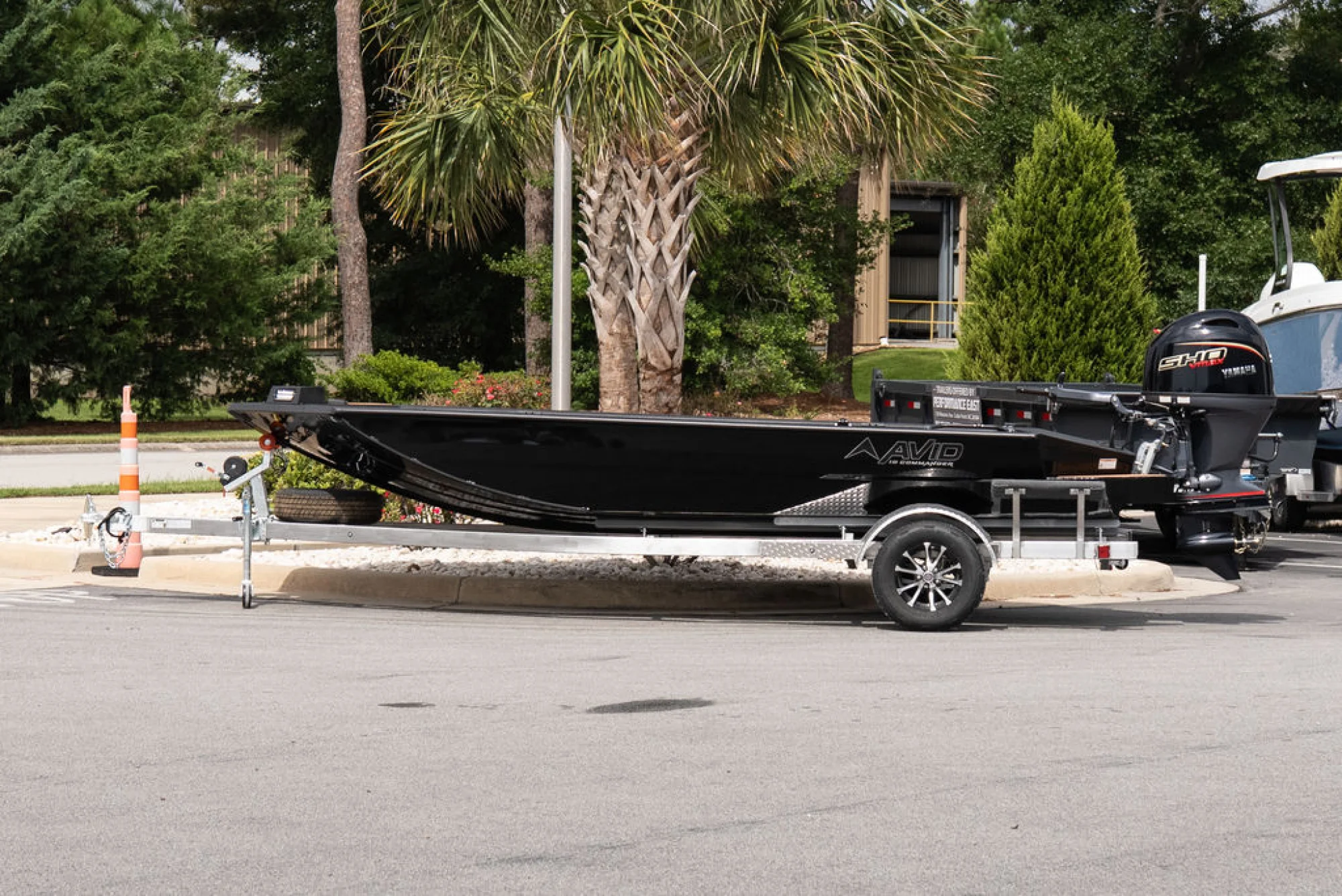 Avid Boats 18 Commander - Main Image