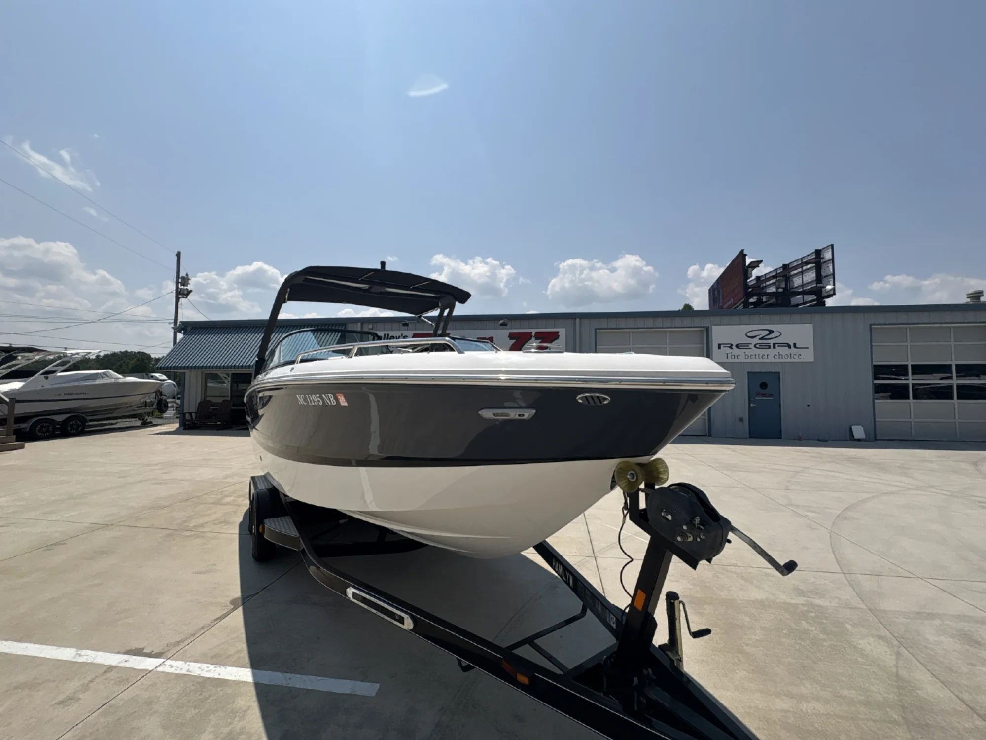 2023 Chaparral 247 SSX - Image 5