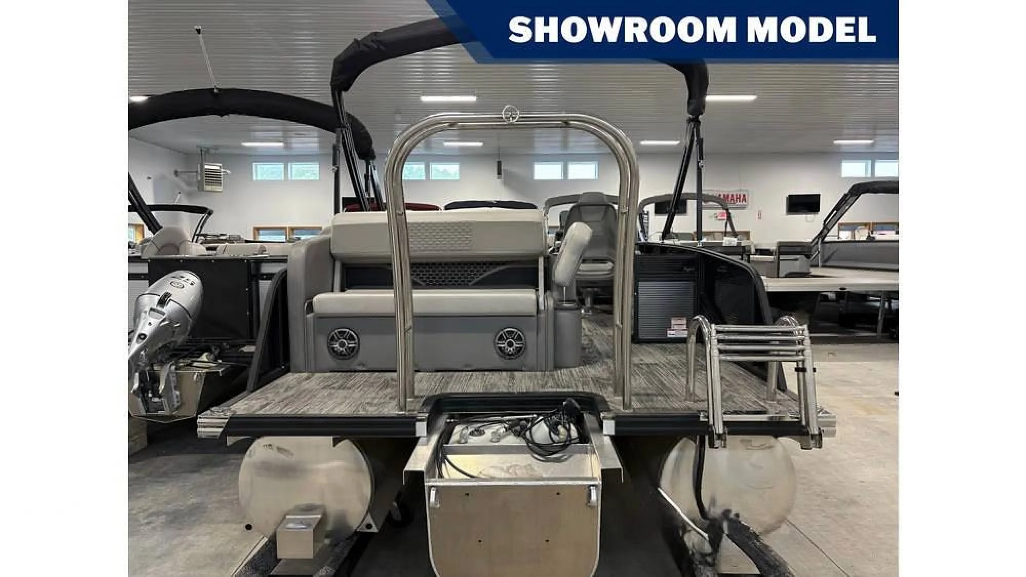 2023 Qwest M-CLASS 8522 LANAI-RTZ - Image 3