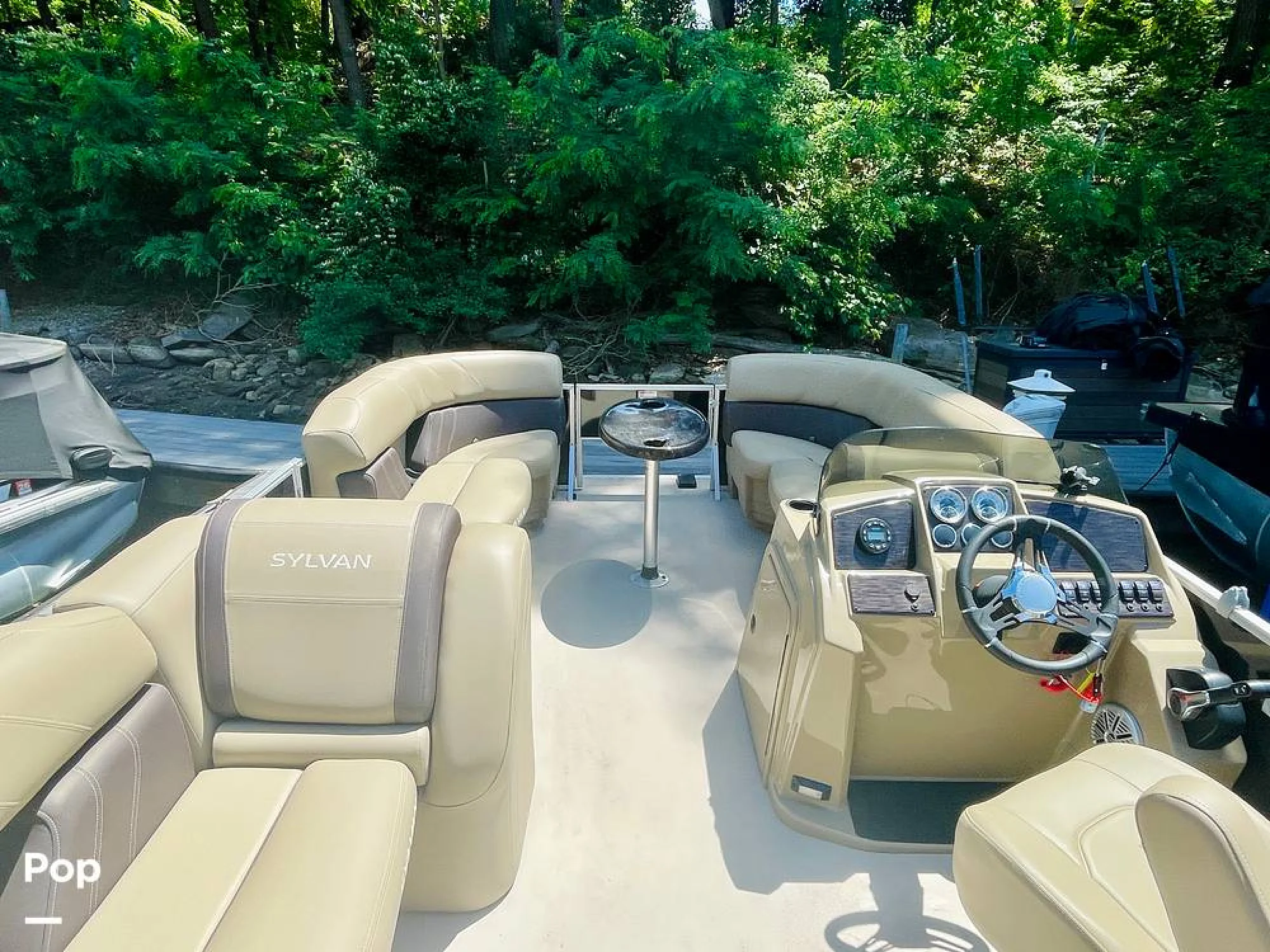 2021 Sylvan Mirage 8520 Party Fish - Image 5