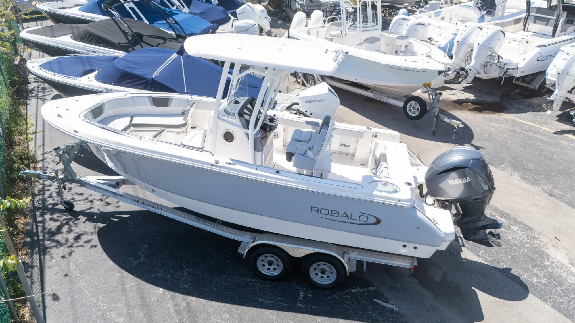 2025 ROBALO R230 - Image 4