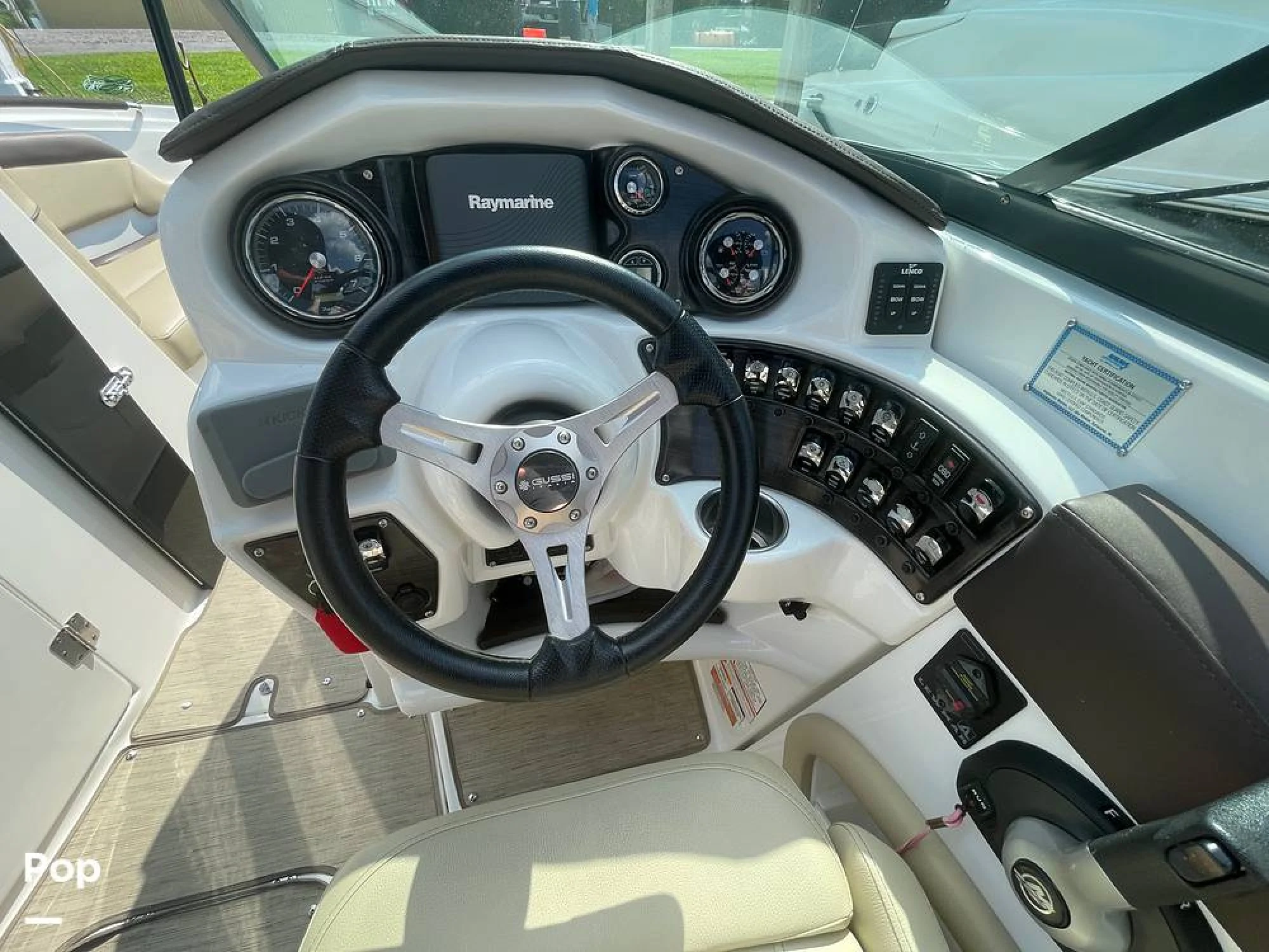 2017 Rinker 29QX - Image 4