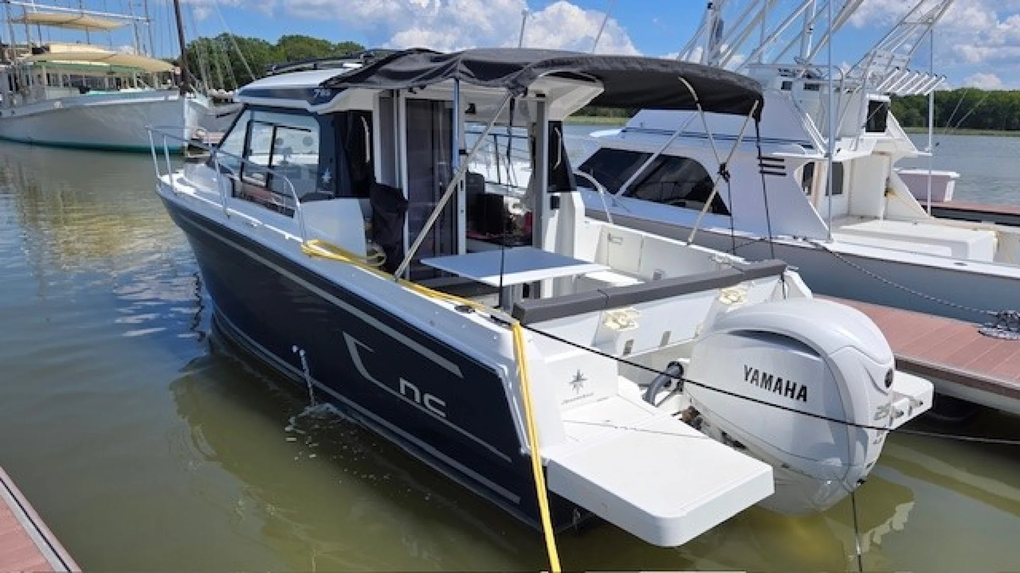 2024 Jeanneau NC Weekender 795 Series 2 - Main Image