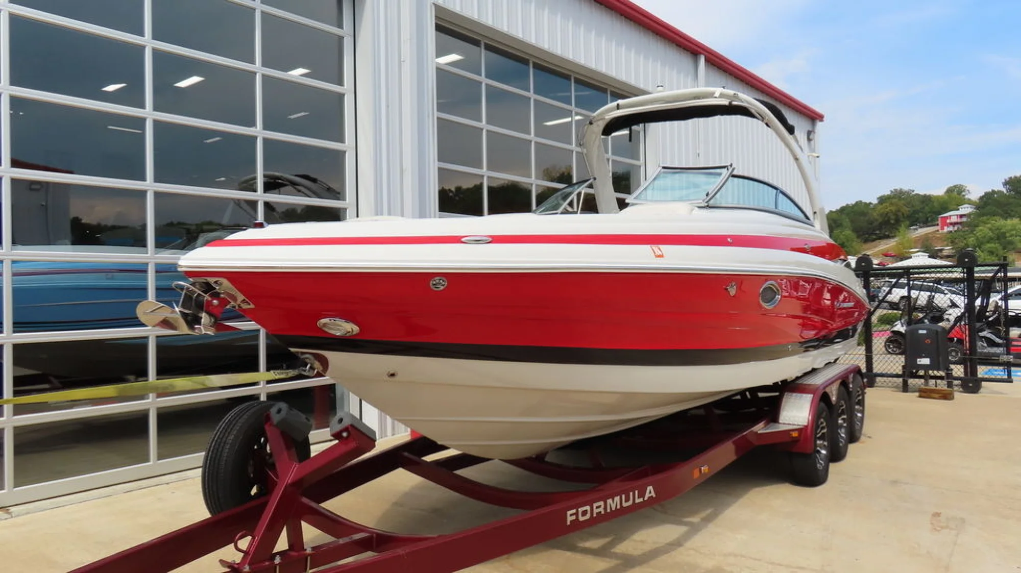 Crownline 285 SS - Image 3