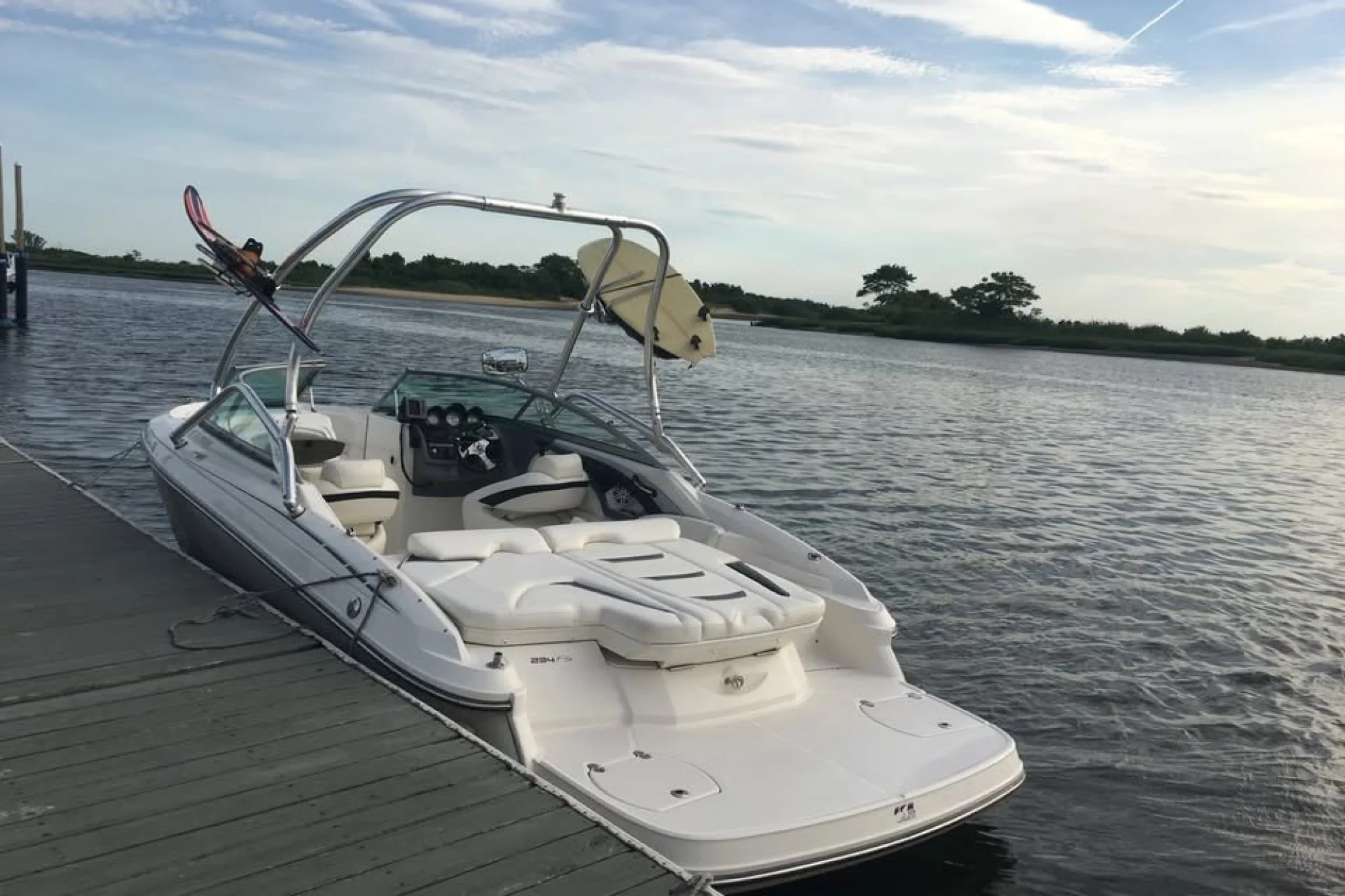2009 Monterey 234FS
