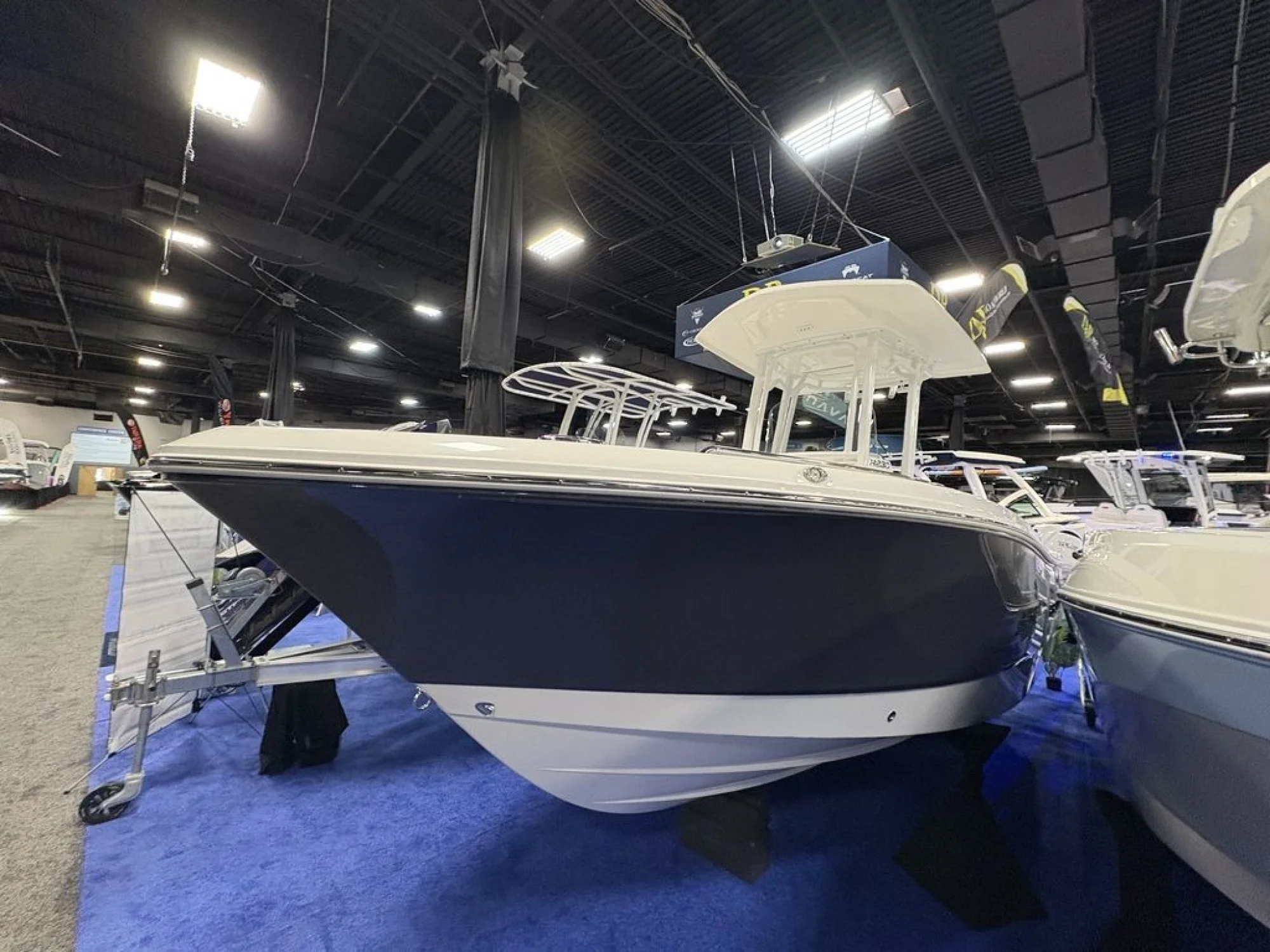 2026 Robalo R230 - Image 2