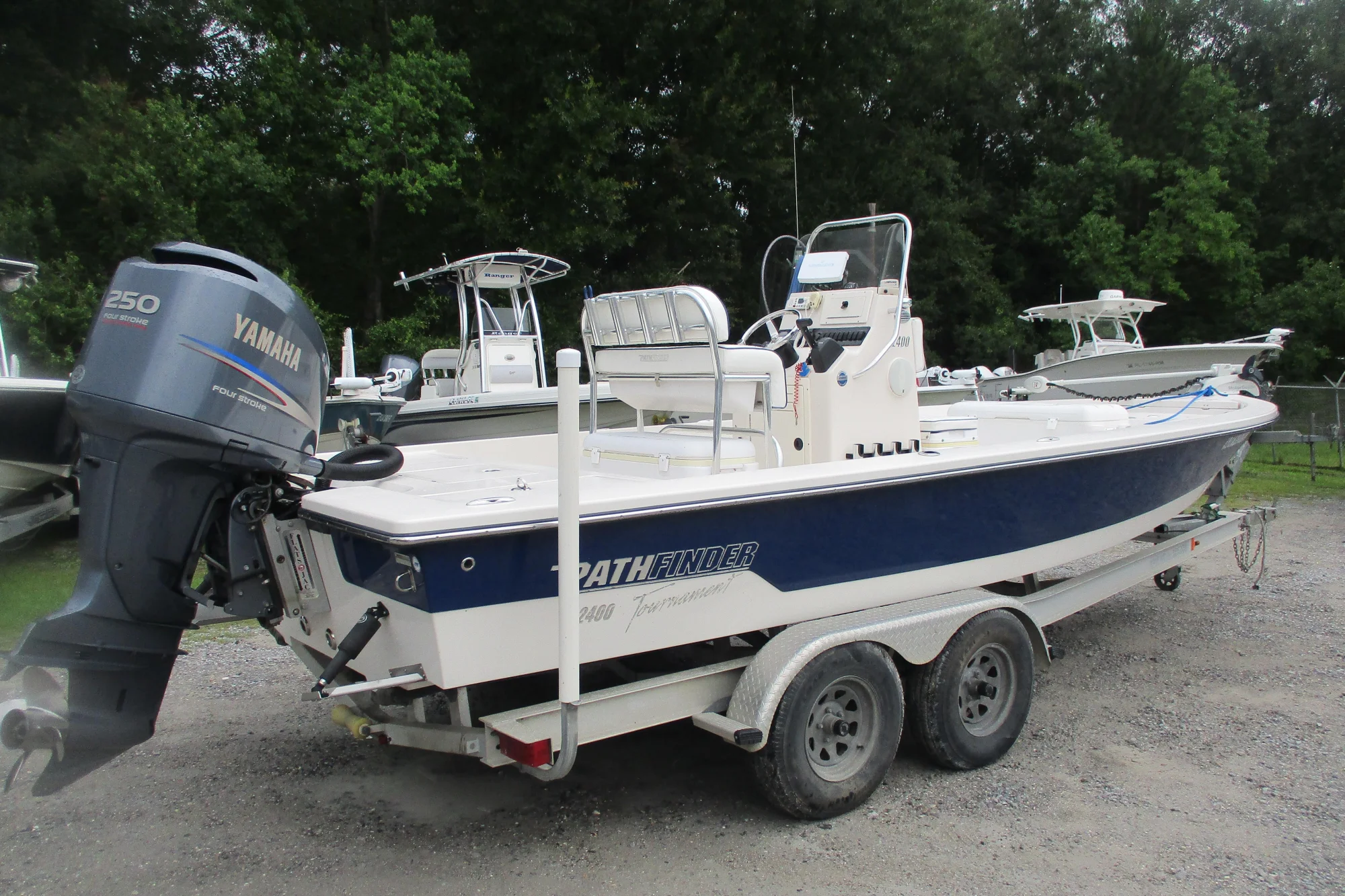 2007 Pathfinder 2400 Tournament Edition - Image 5