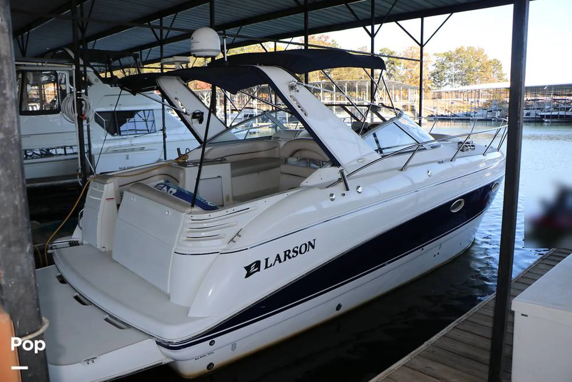 2005 Larson 330 Cabrio - Main Image