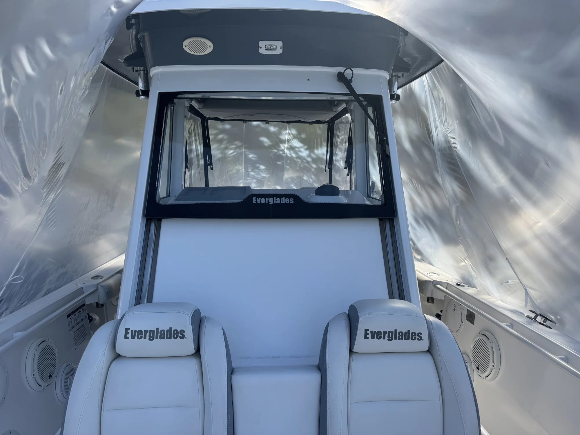 2019 Everglades 295 Center Console - Image 4