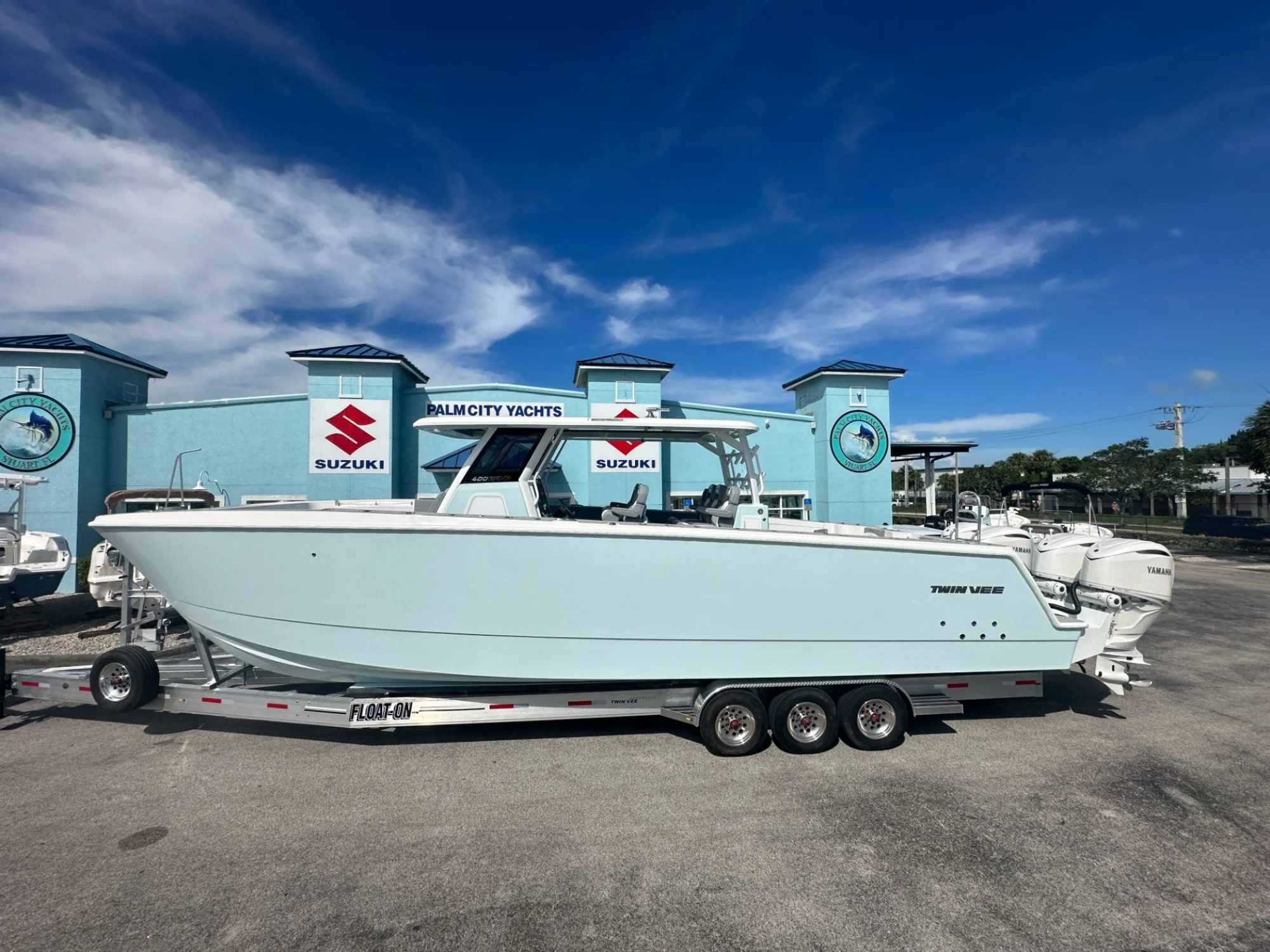 2025 Twin Vee 400 GFXV2 - Main Image