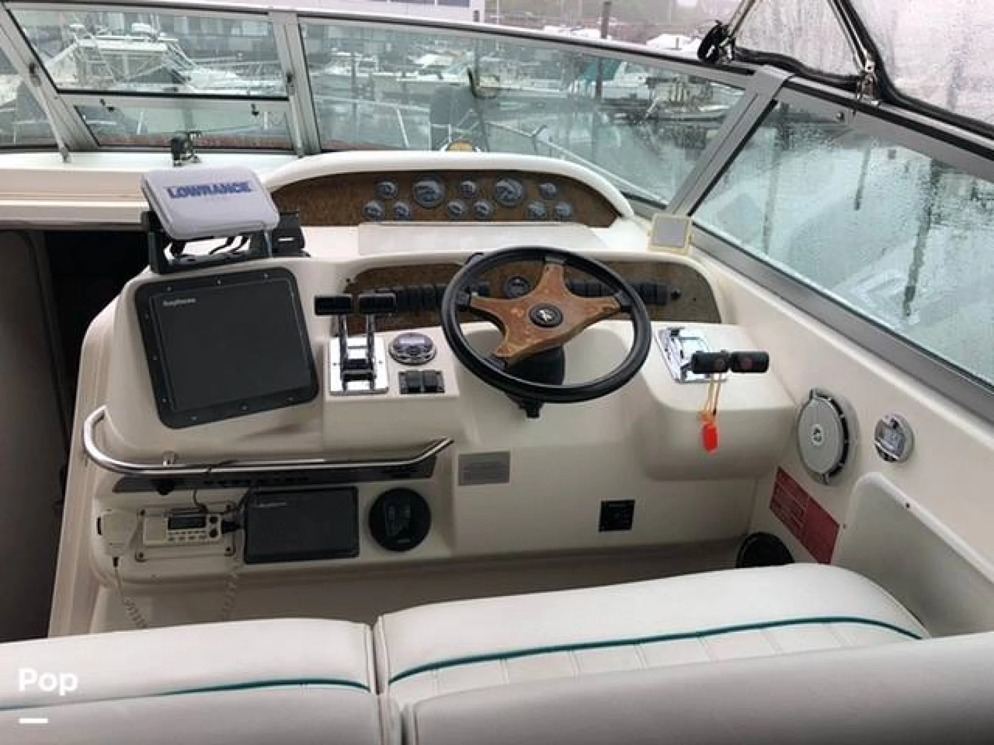 1995 Sea Ray 330 Sundancer - Image 4