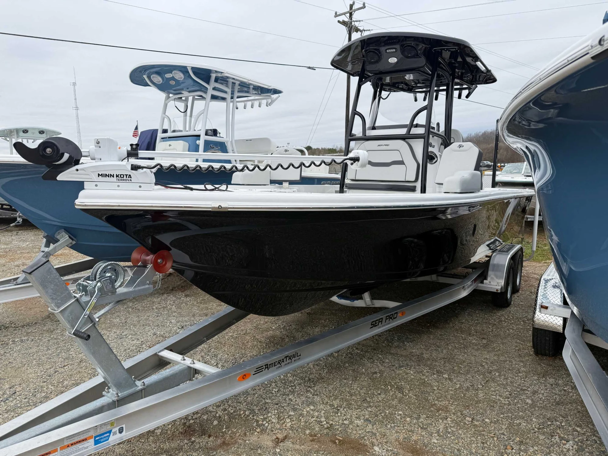 2026 Sea Pro 250 DLX - Image 2