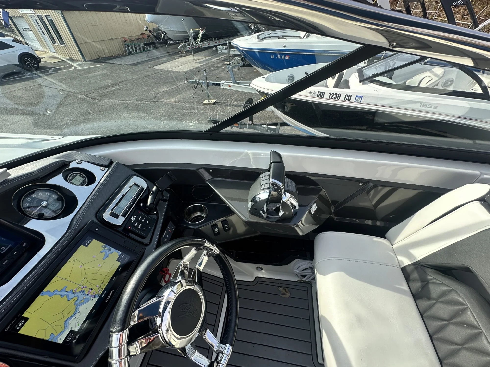 2019 Monterey 305SS Super Sport - Image 4