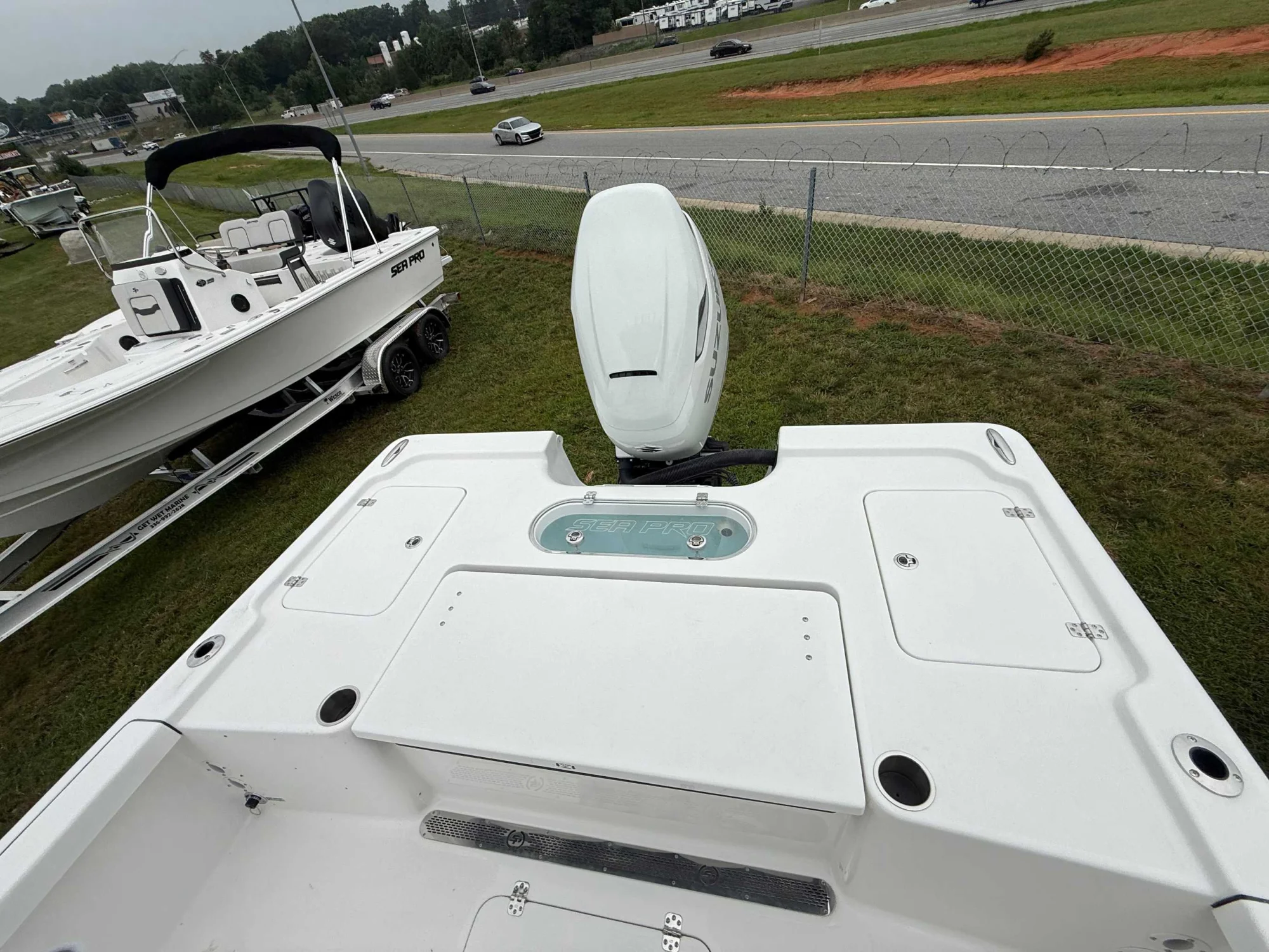 2027 Sea Pro 250 DLX - Image 4
