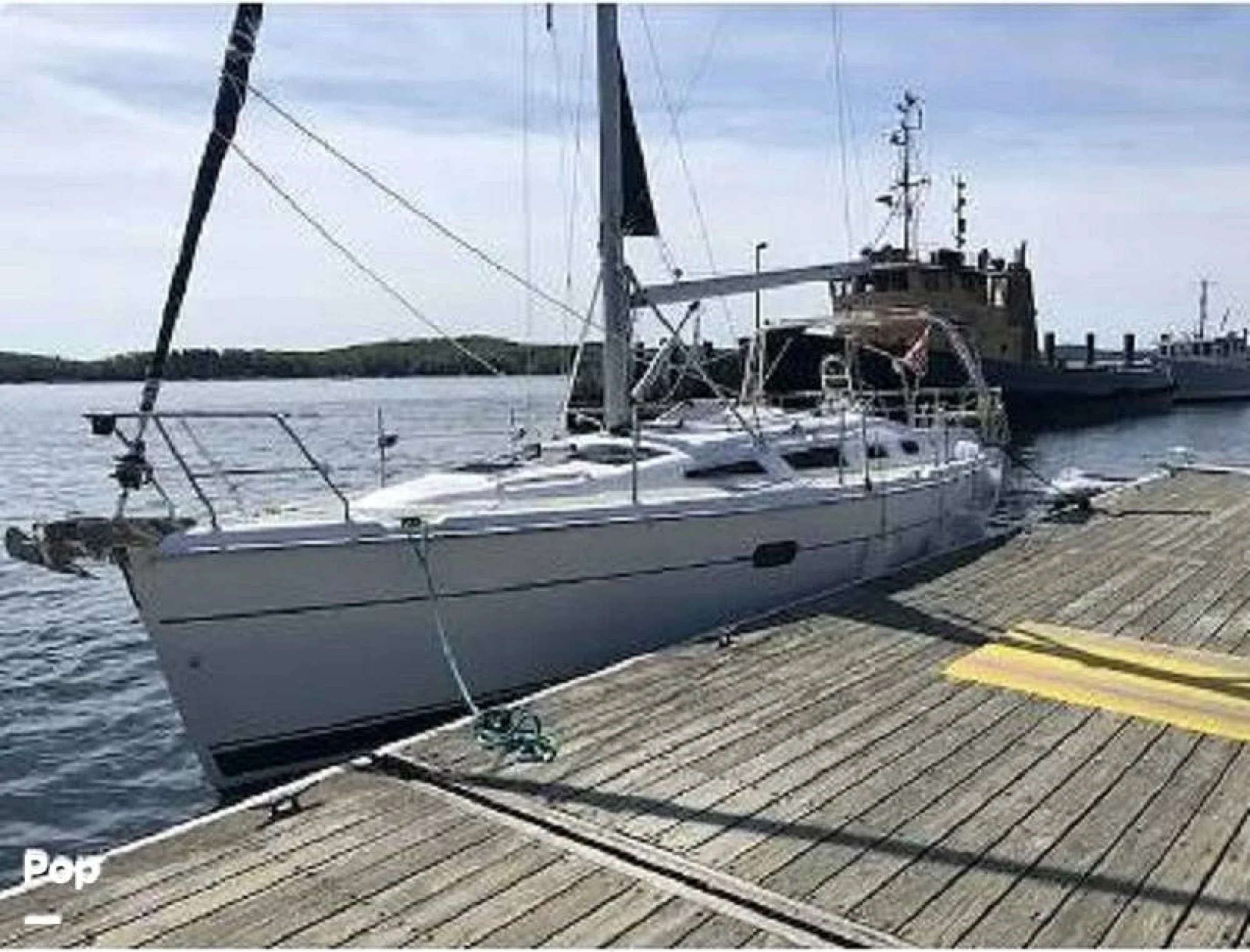 2003 Hunter 356 - Image 3