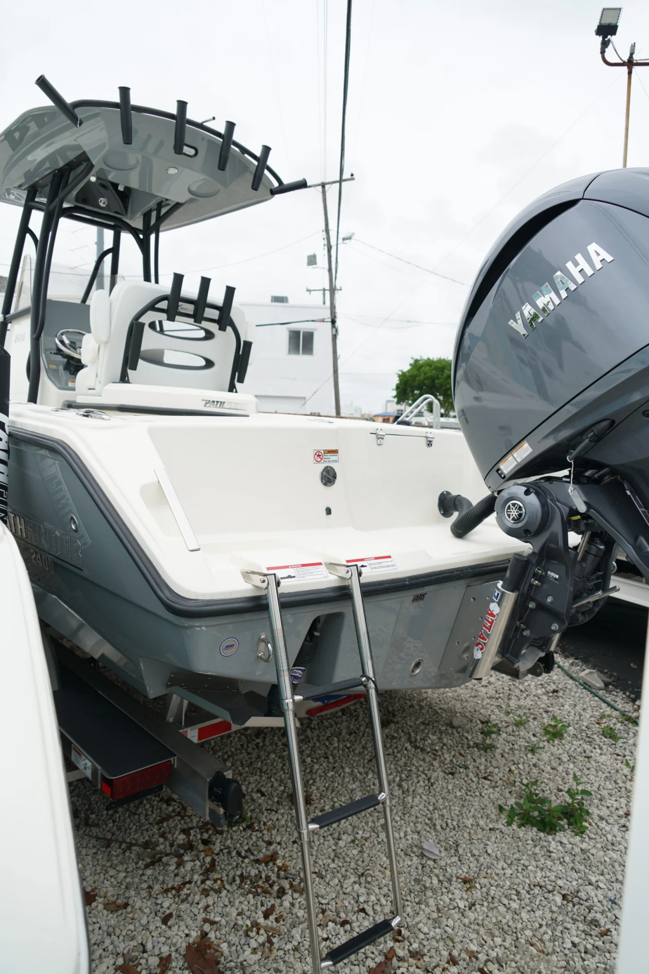 2025 PATHFINDER BOATS 2400 Open - Image 2