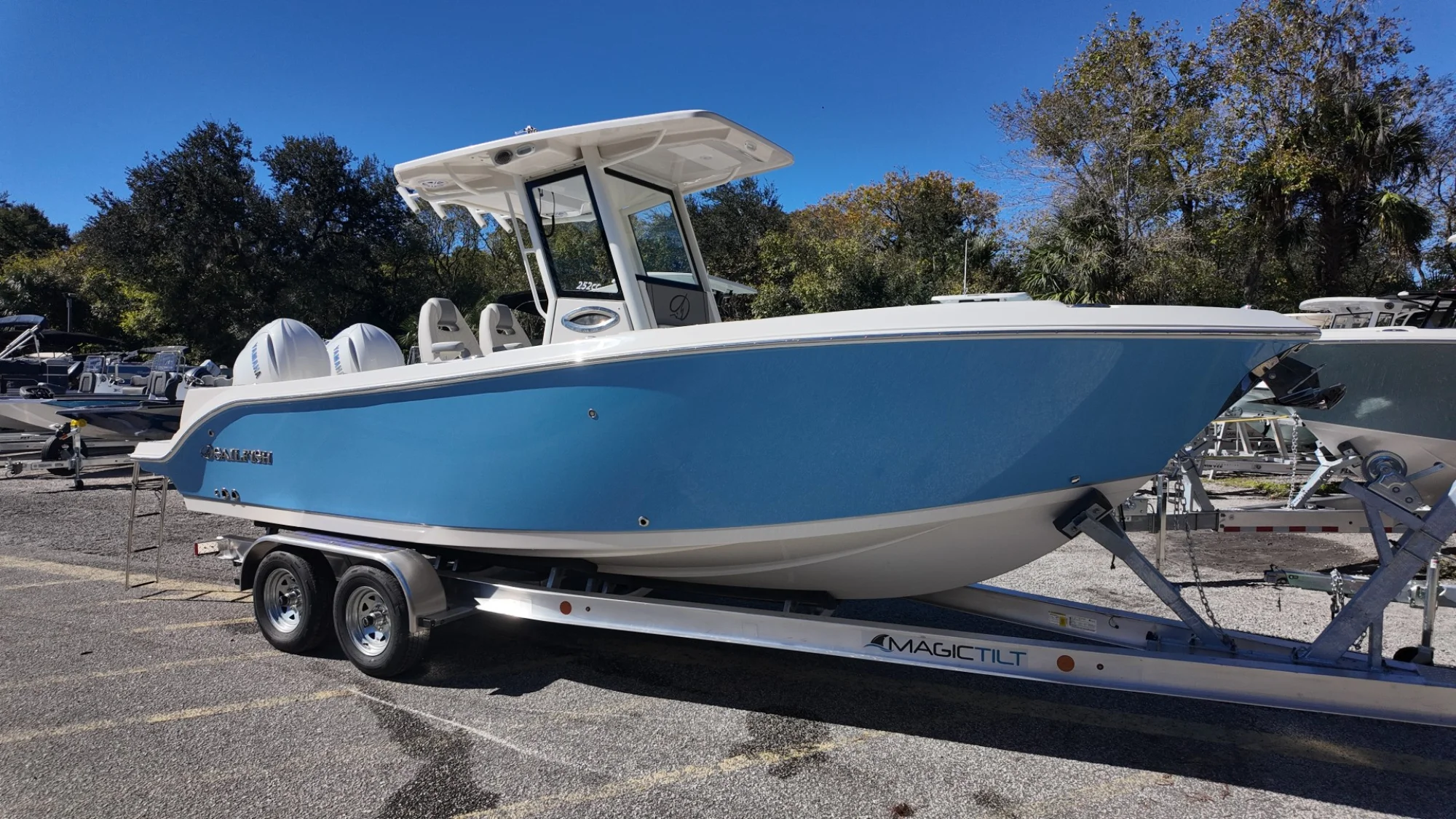 2026 Sailfish 252 CC — Twin Yamaha 150s - Image 2